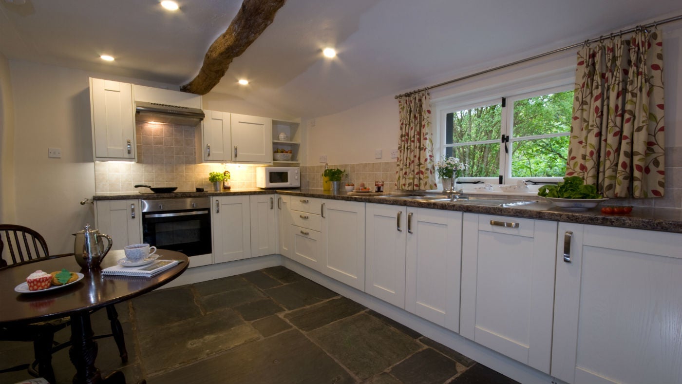 The large kitchen and dining area at Mortuary Cottage, Barnstaple, Devon