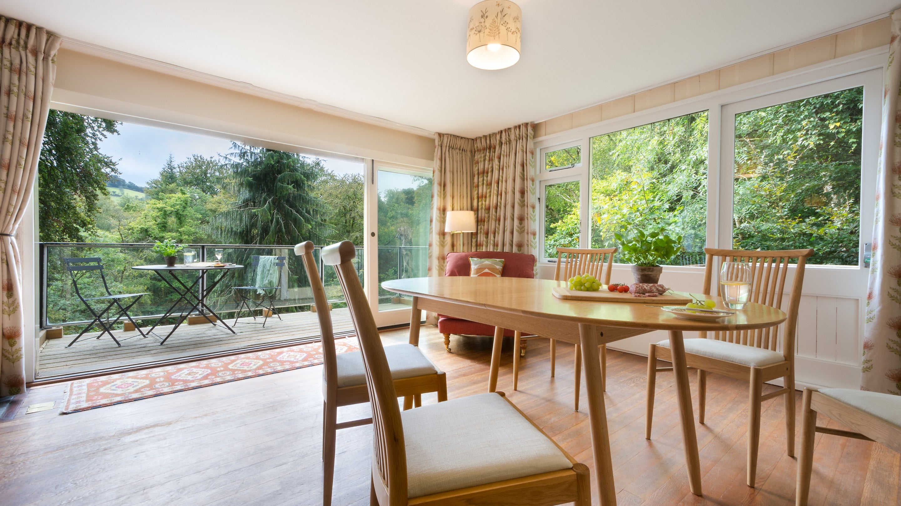 The dining area at Warcleave Cottage, Devon