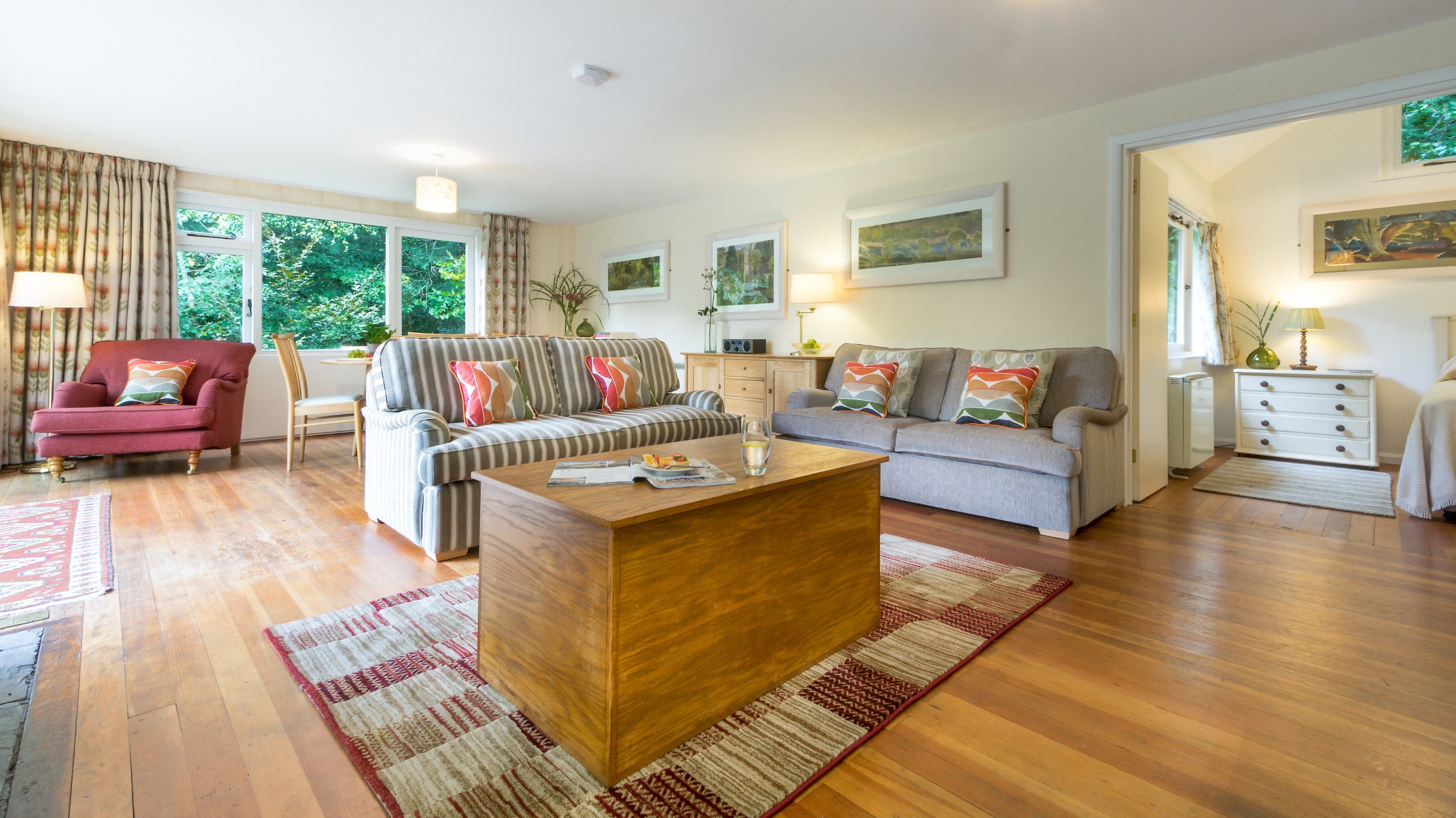 The open plan sitting and dining room at Warcleave Cottage, Devon