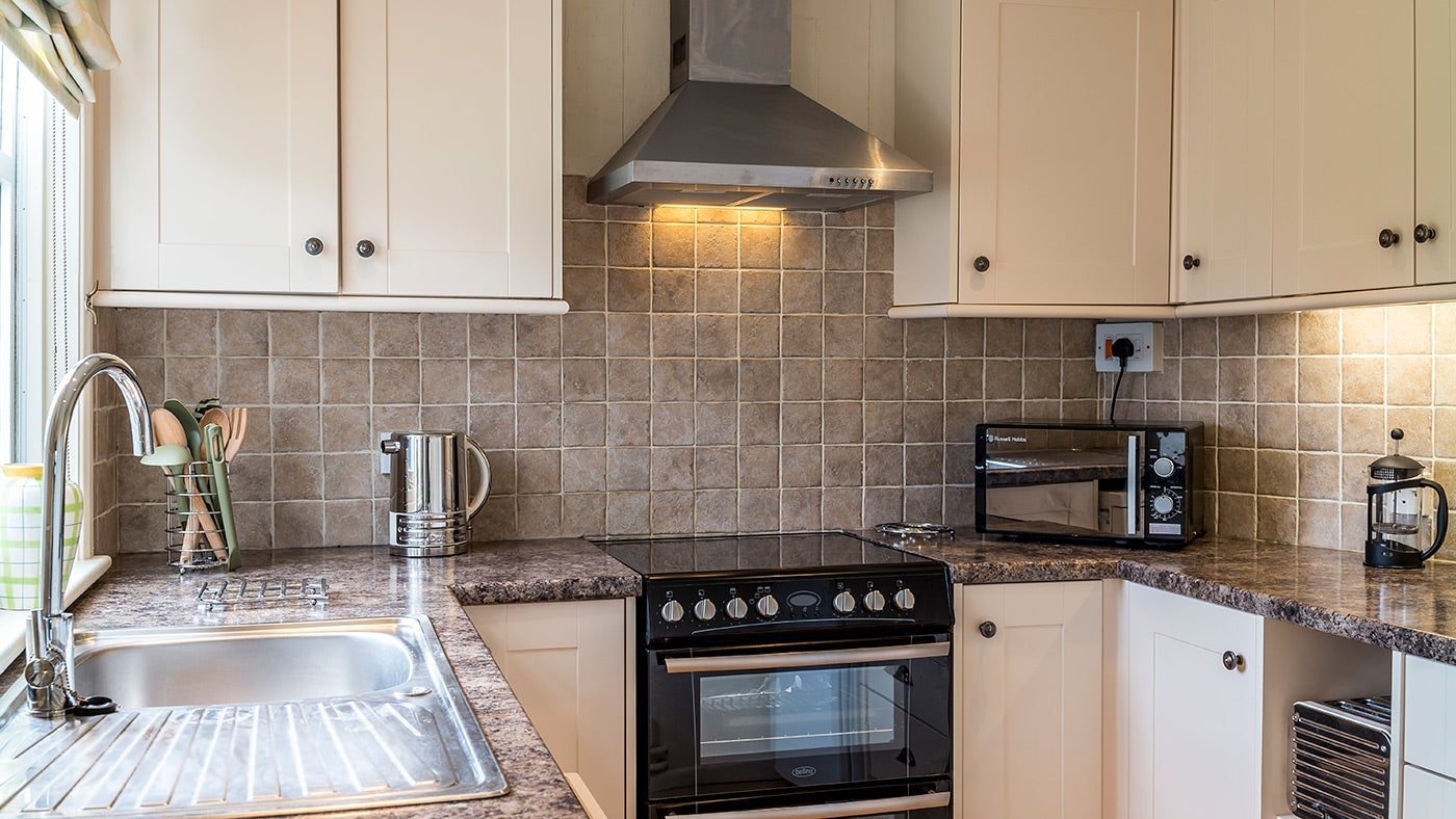 The kitchen at 1 Heathland Cottages, Wareham, Dorset