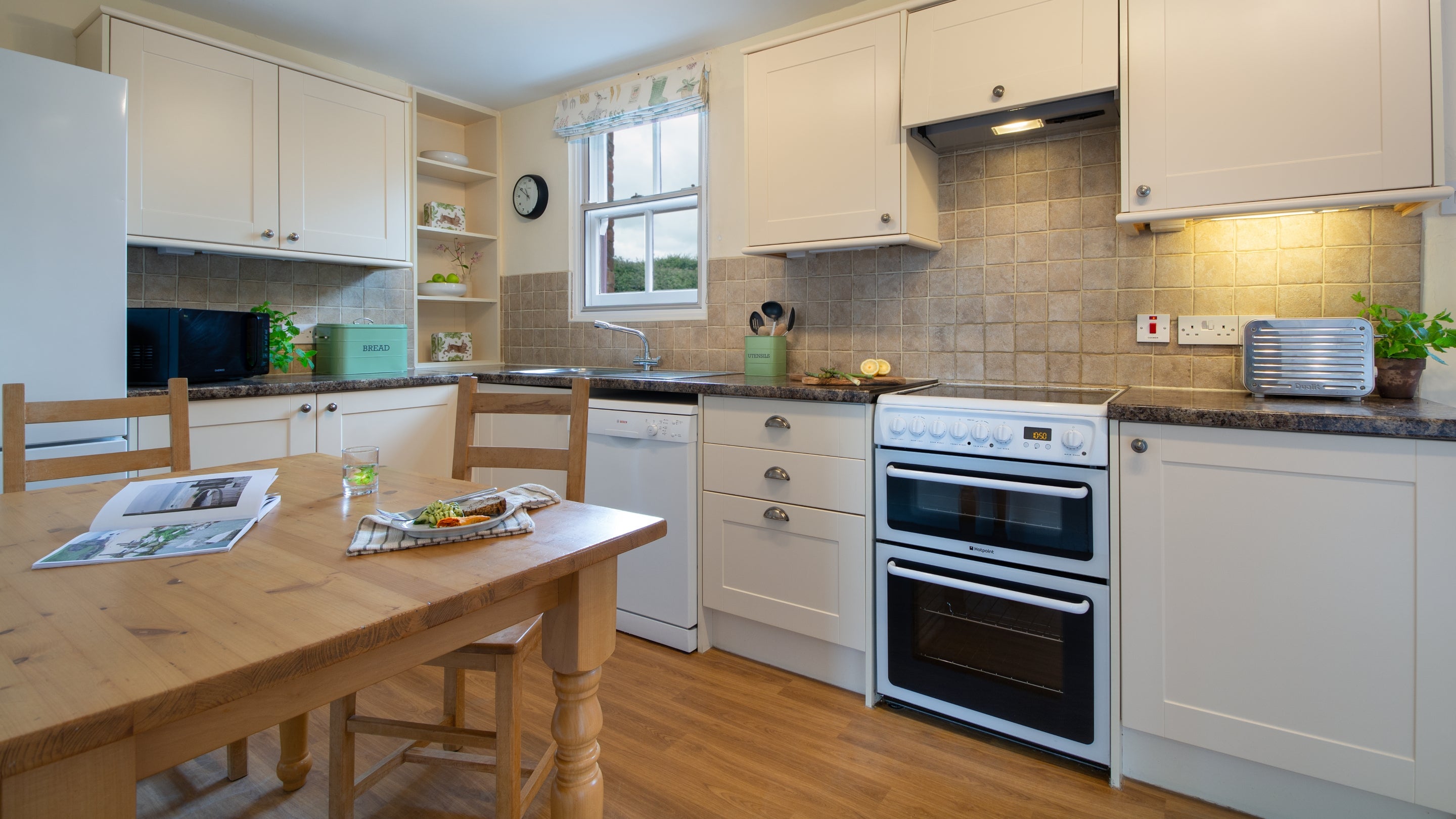 The kitchen at 2 Currendon Cottages, Dorset