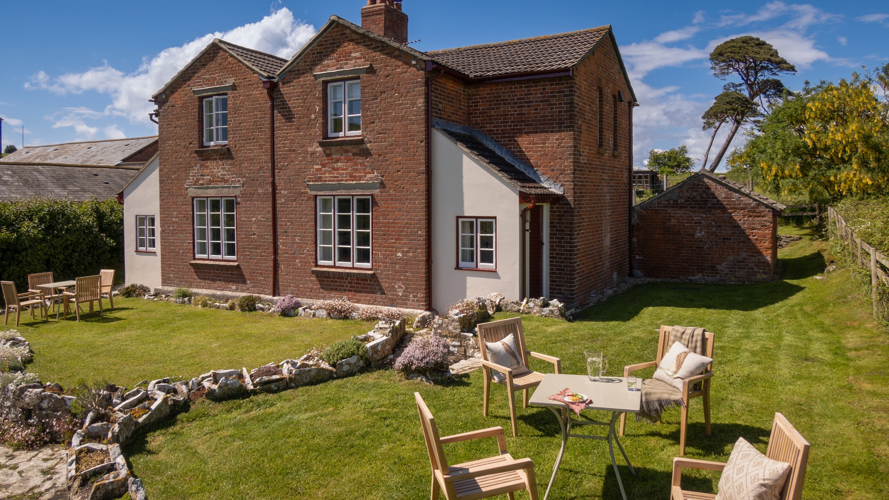 The outdoor seating area at 2 Currendon Cottages, Dorset