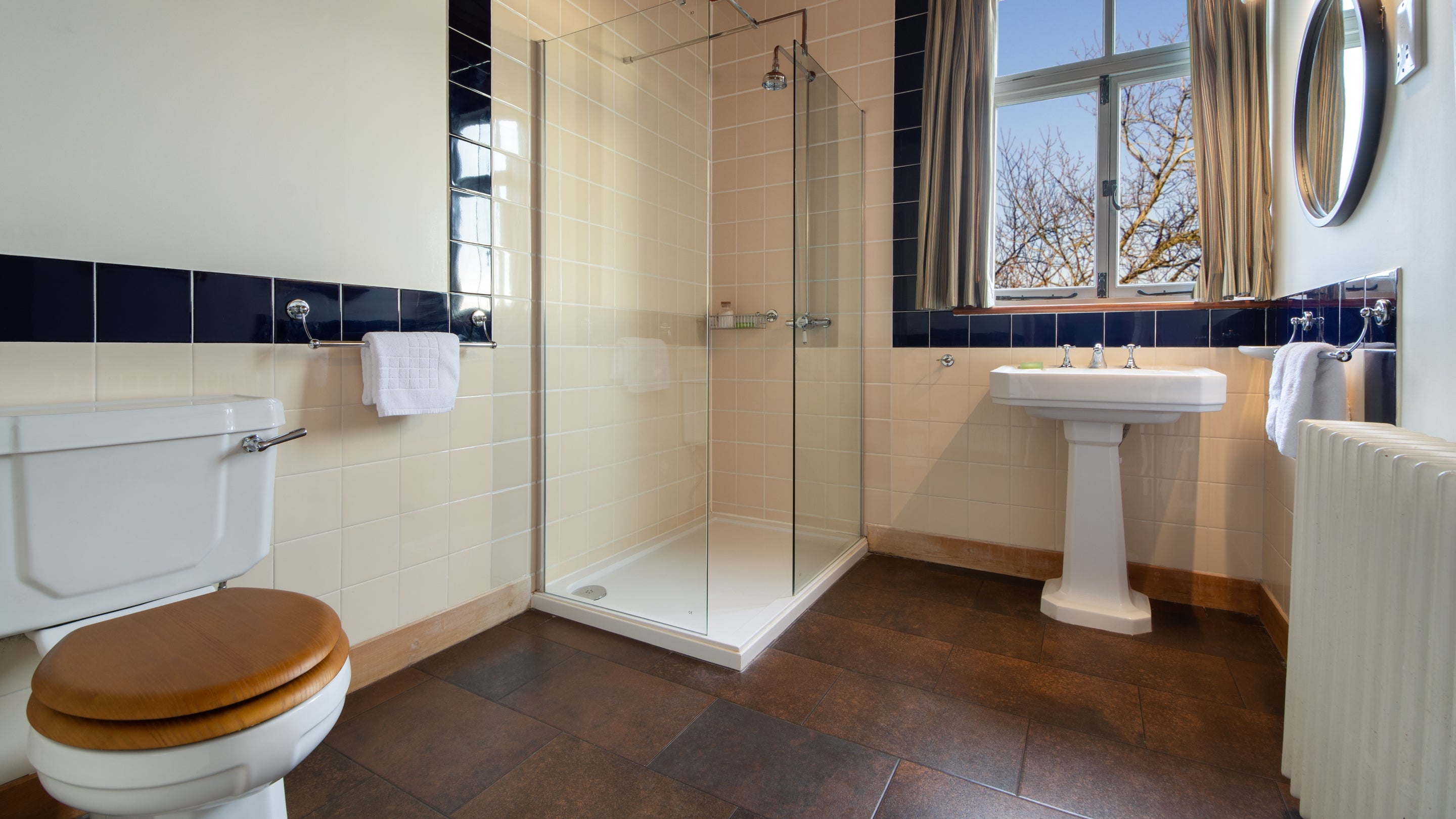 The shower room at 2 Heathland Cottages, Dorset