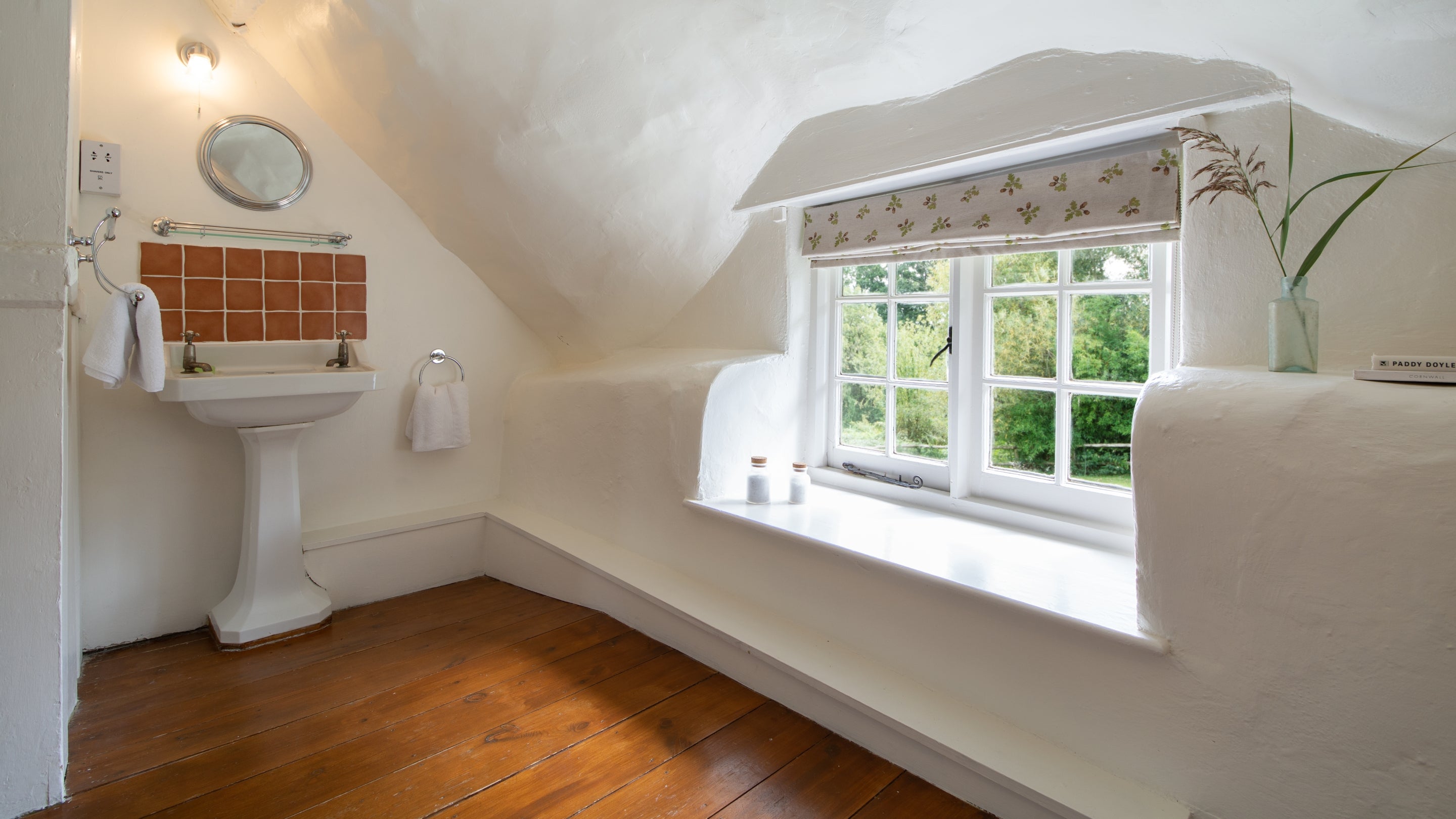 The bathroom at 524 Pamphill Green Cottage, Dorset