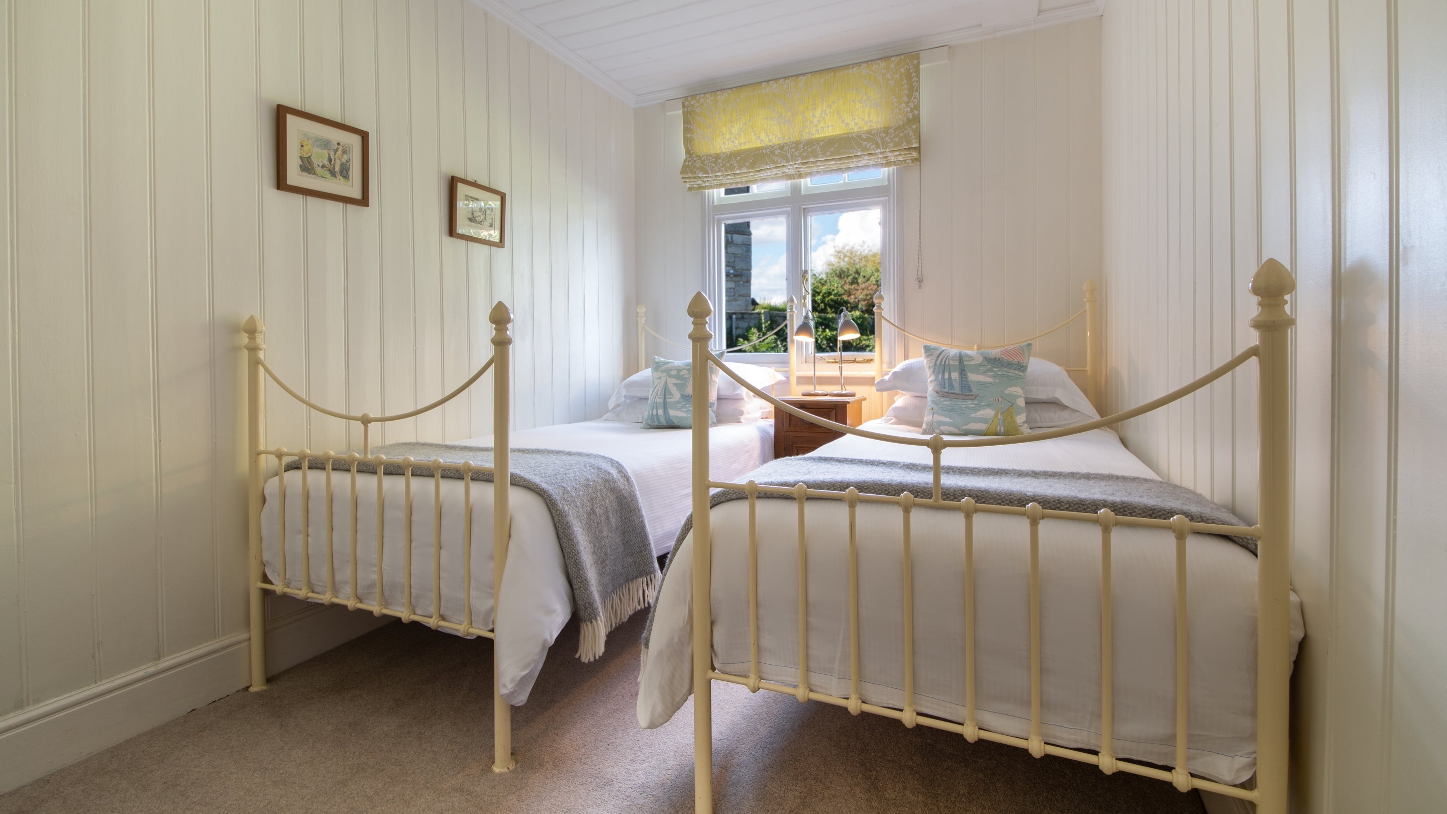 The second twin bedroom at Seaview, Dorset