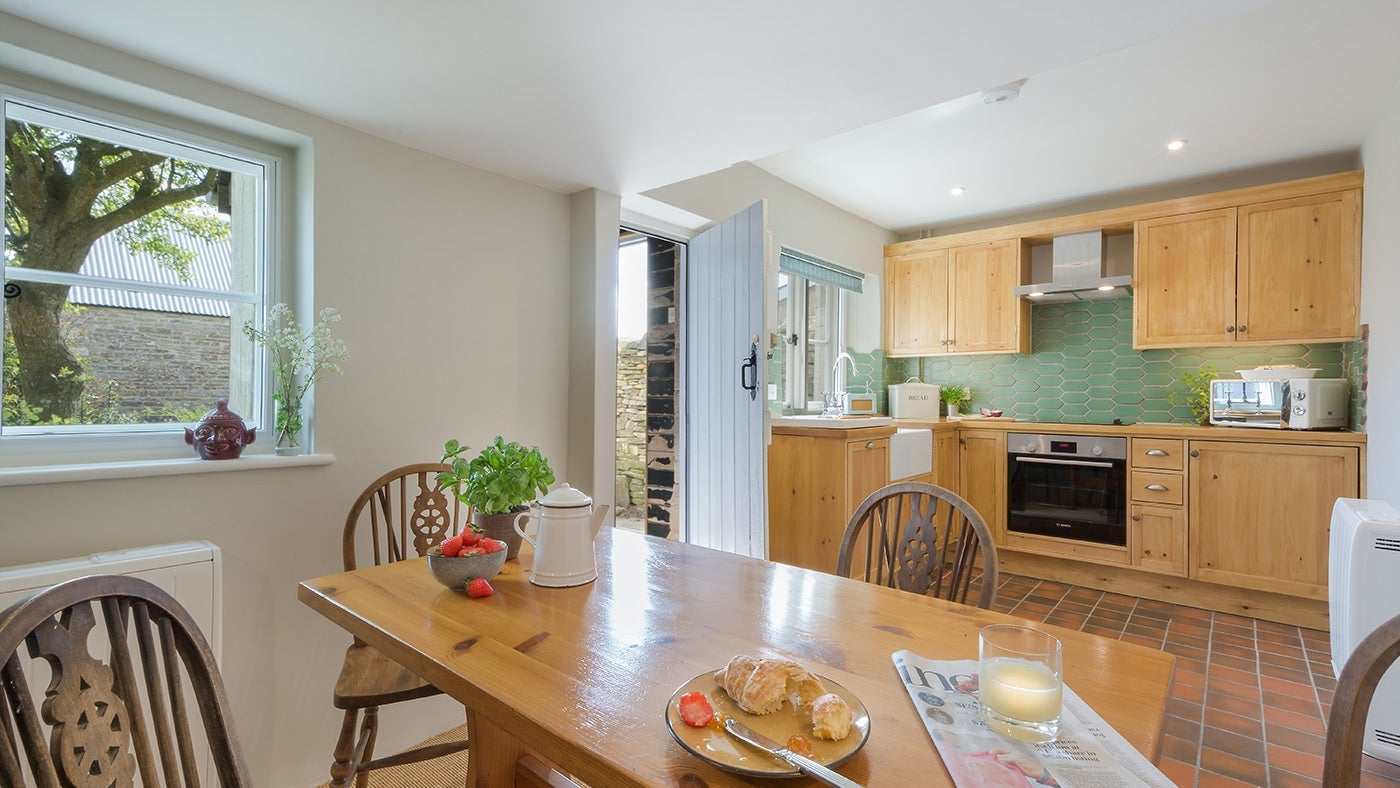 The kitchen diner at Spyway Cottage, Dorset 