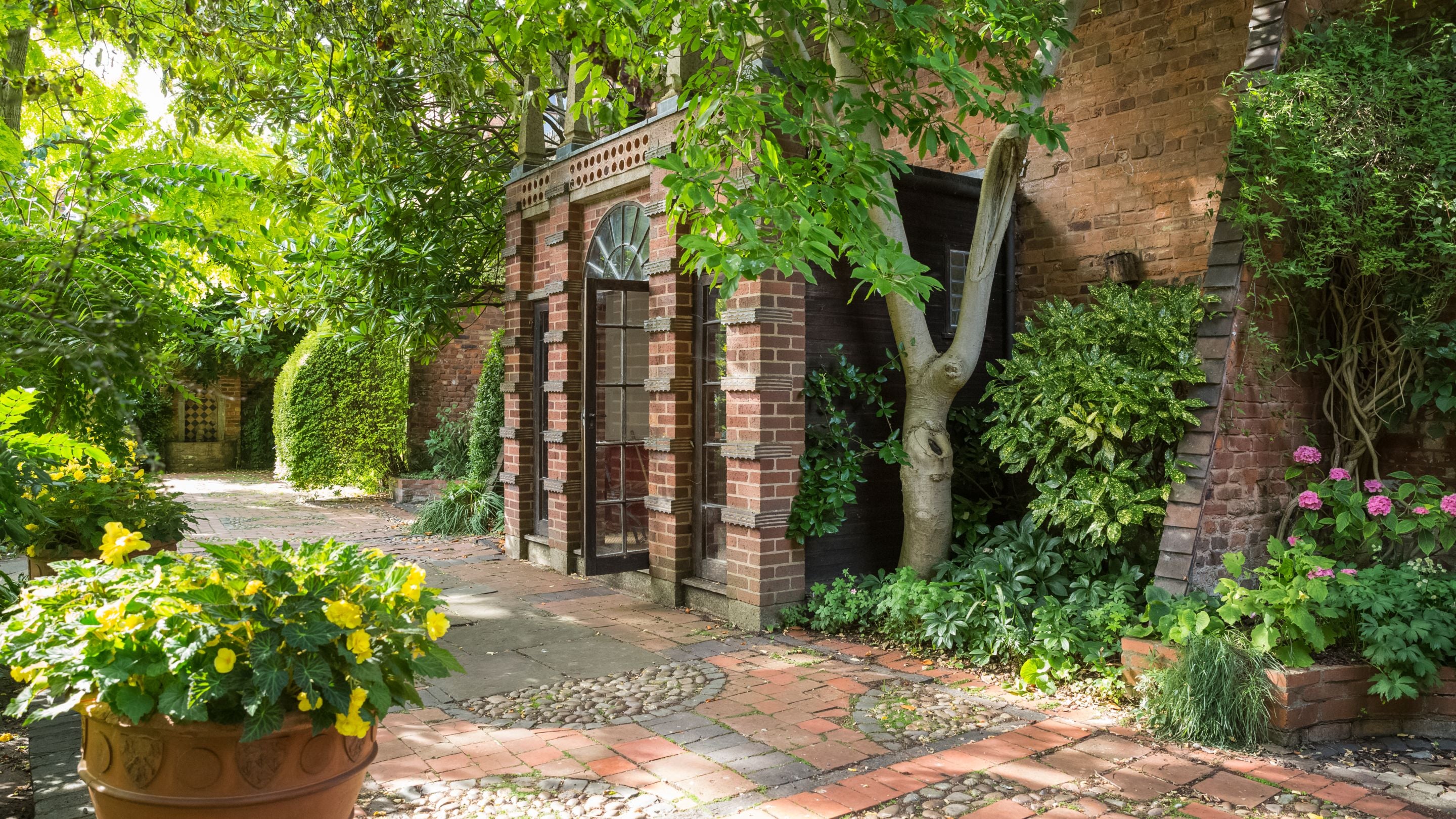 The summer house in Greyfriars Garden, Worcestershire