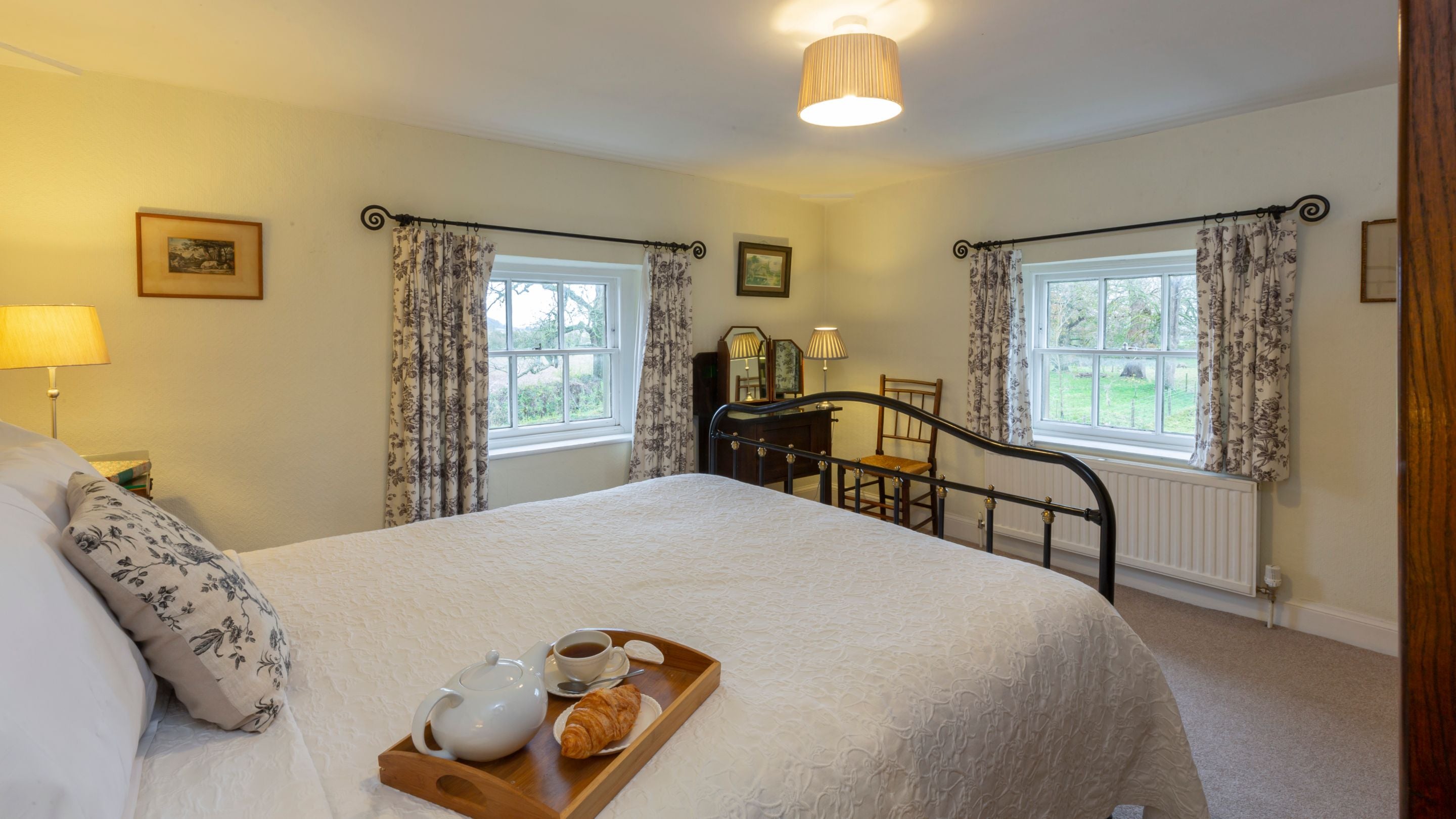 The double bedroom at Hanbury Lodge, Worcestershire