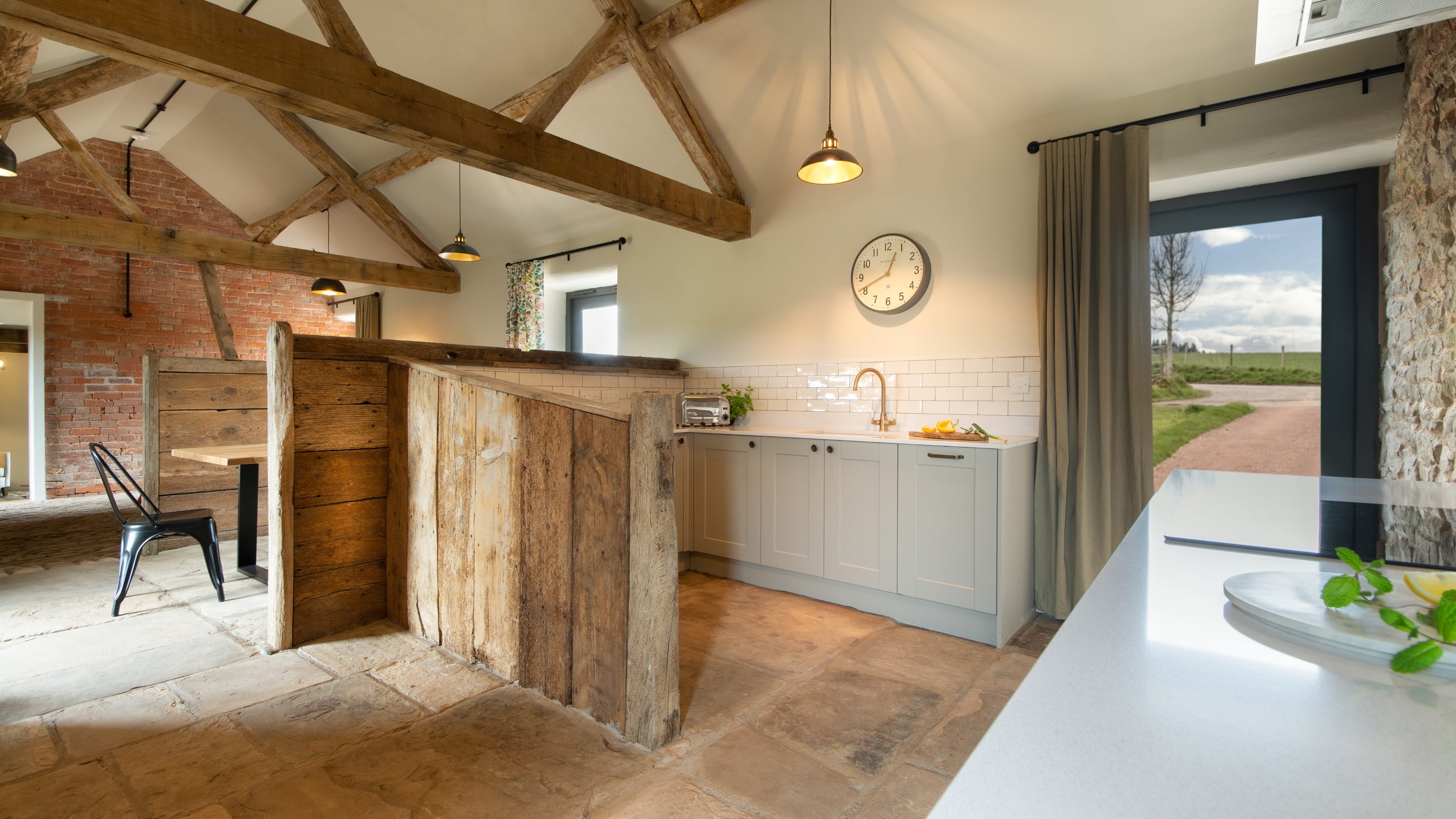 The kitchen and dining room at Hop Kiln Cart Barn, Herefordshire