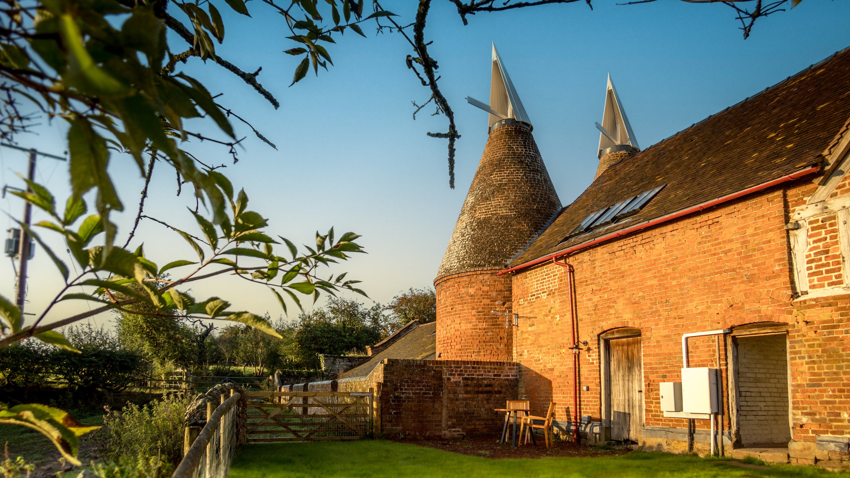 The outdoor seating area at Hop Kiln Mews, Herefordshire
