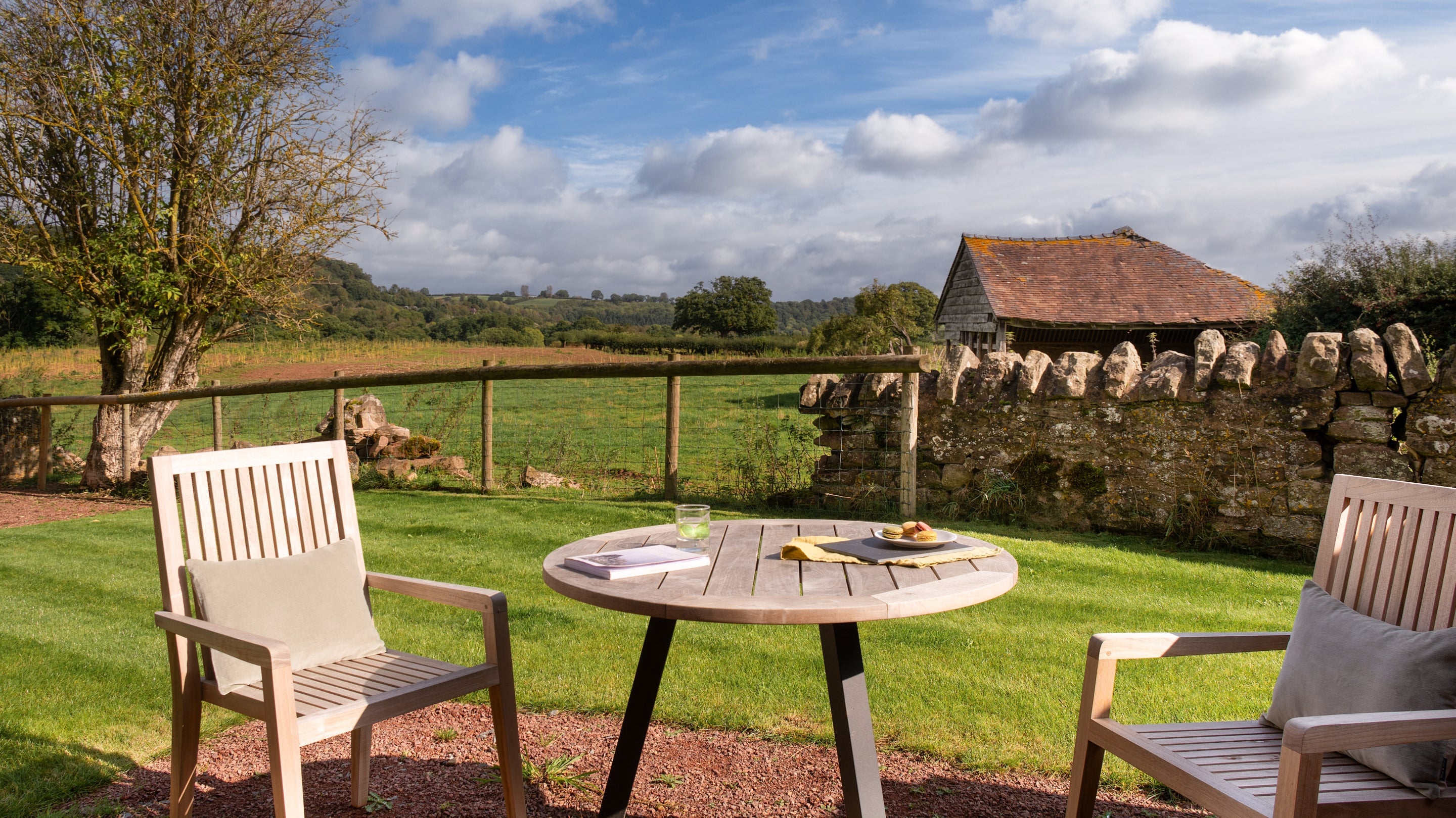 The outdoor seating area at Hop Kiln Mews, Herefordshire