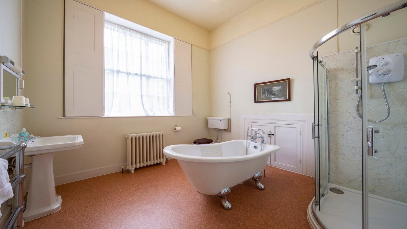 The bathroom at The Triumphal Arch, Leominster, Herefordshire