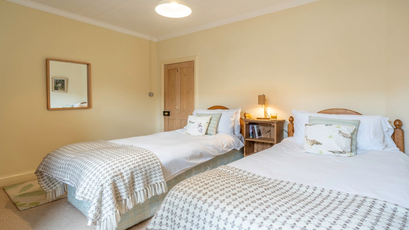 The twin bedroom at Irex, Totland Bay, Isle of Wight