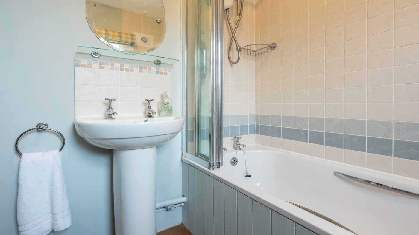 The bathroom at Irex, Totland Bay, Isle of Wight