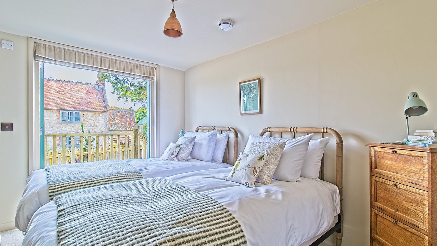 The twin bedroom at Newtown Cabin, Isle of Wight