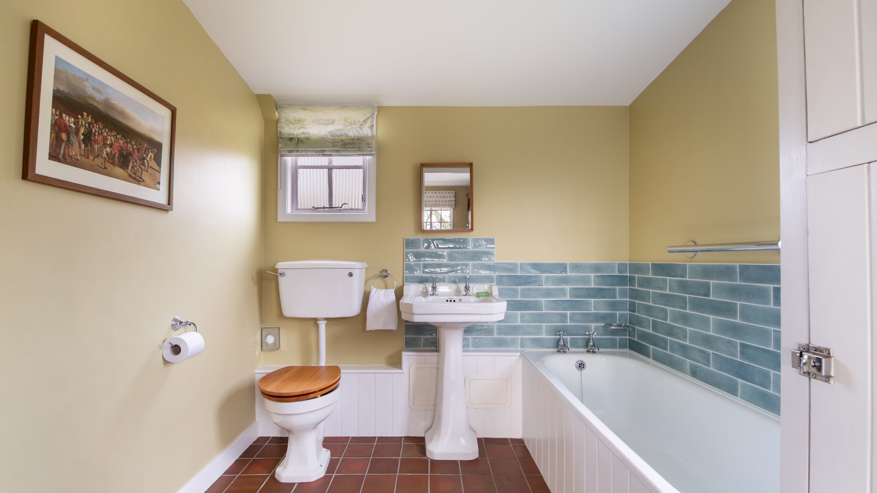 The double bedroom's en-suite bathroom at The Old Clubhouse, Isle Of Wight