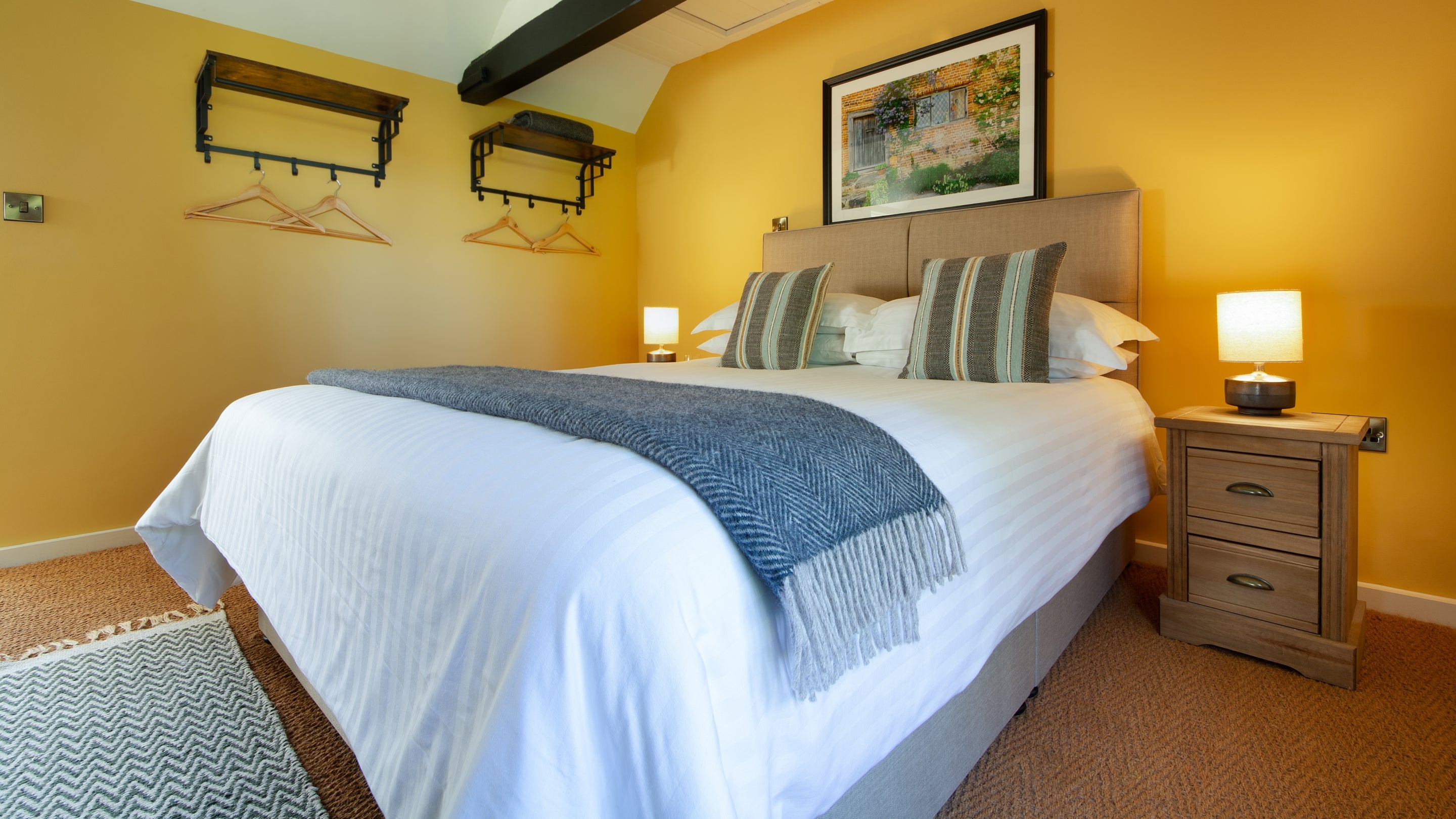 The double bedroom at 2 Bettenham, Kent