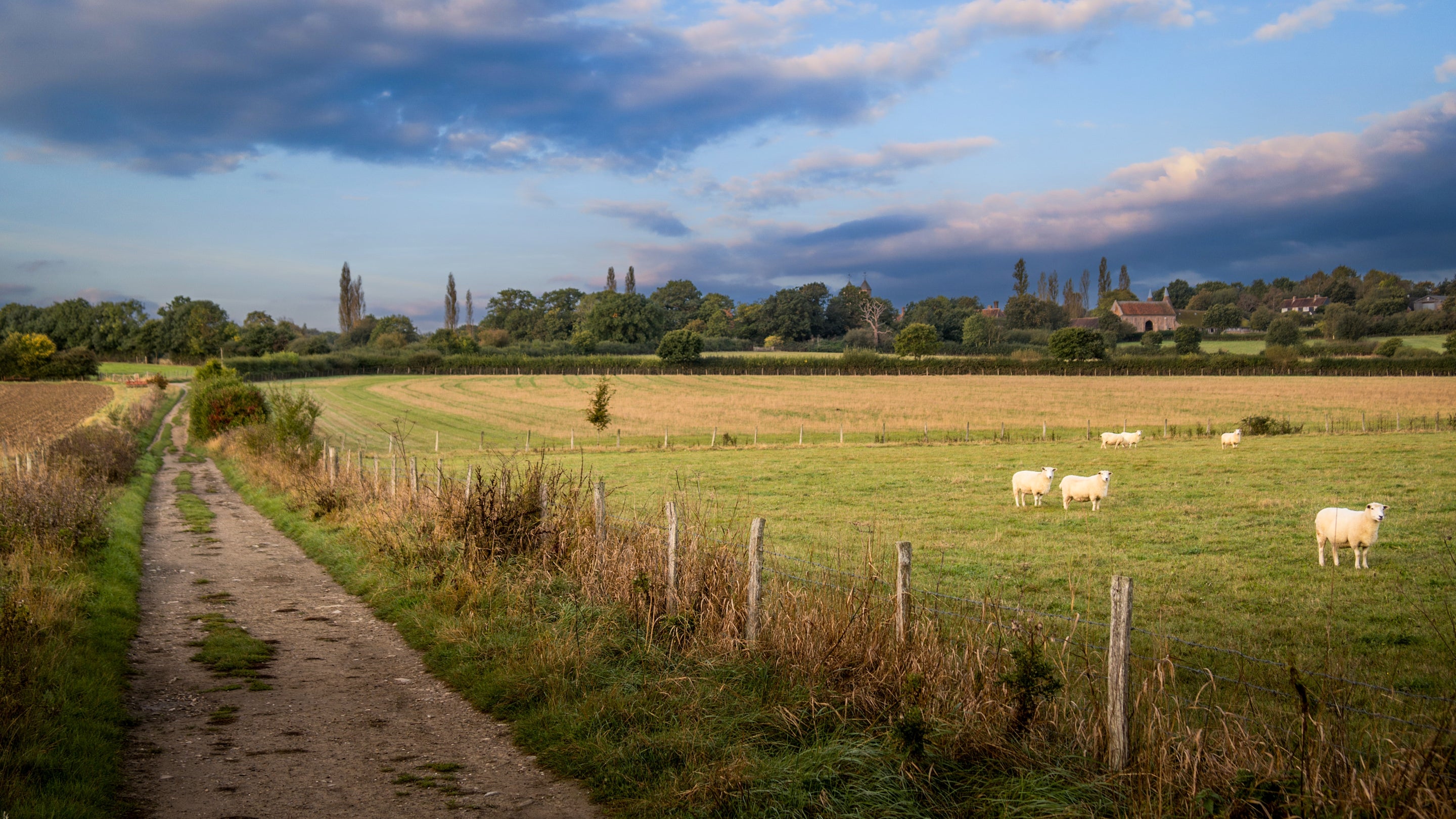 The surrounding area of 2 Bettenham, Kent