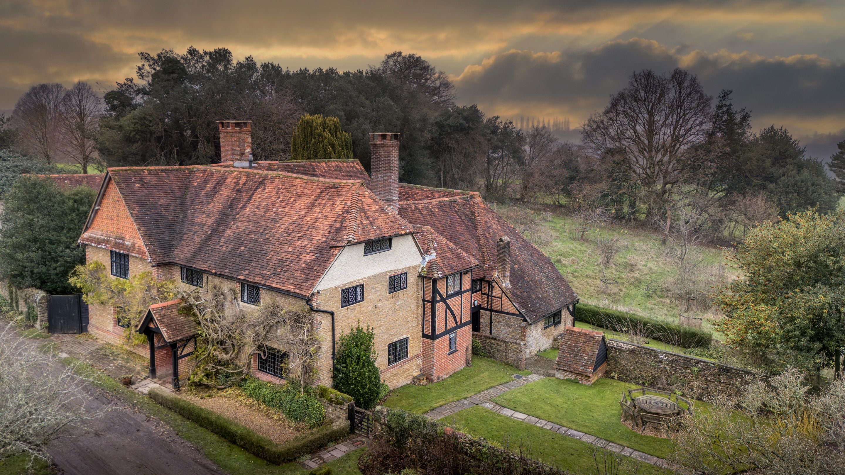 The exterior of Emley Farmhouse, Surrey