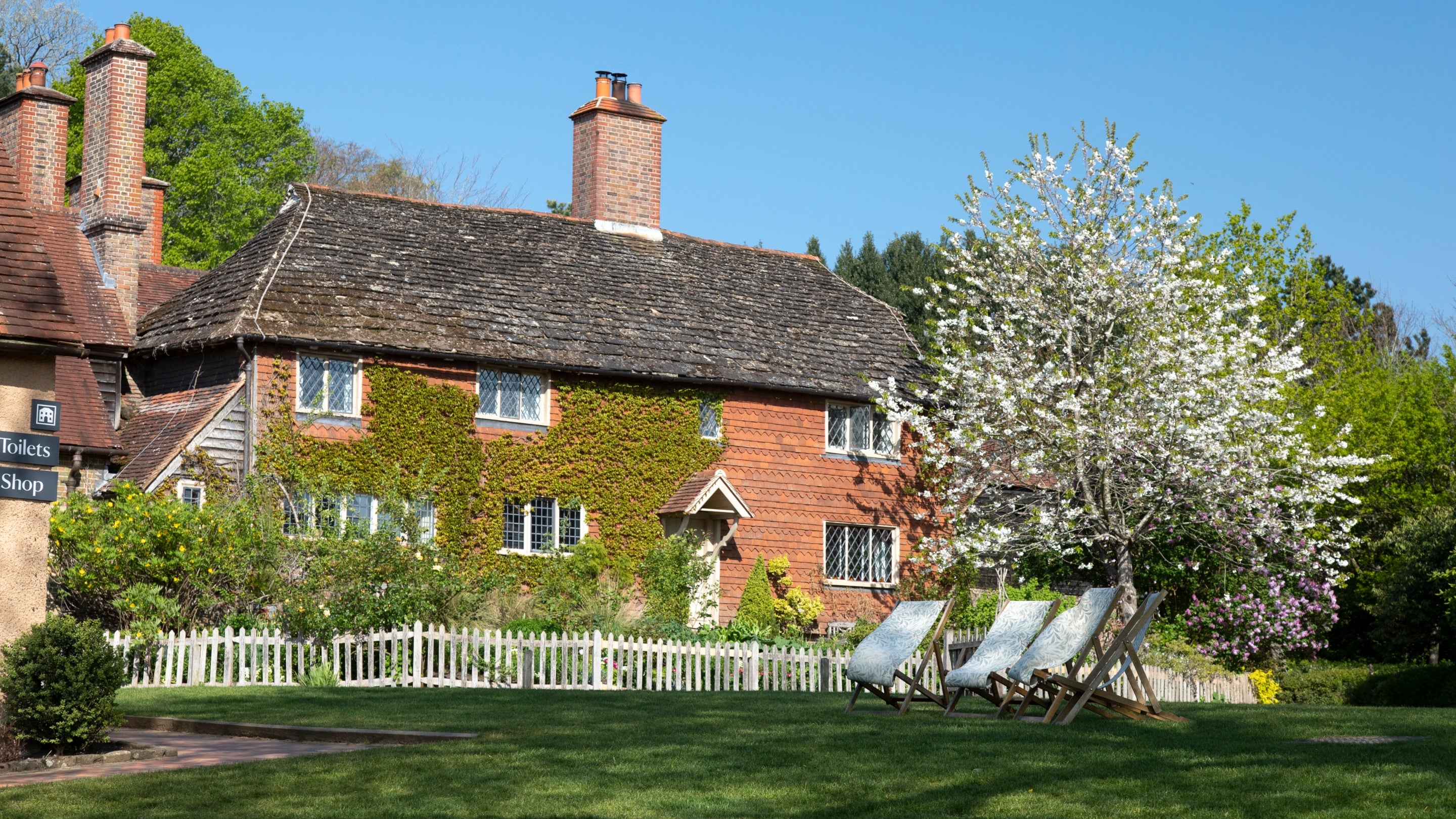 The surrounding area of The Morris Apartment, West Sussex