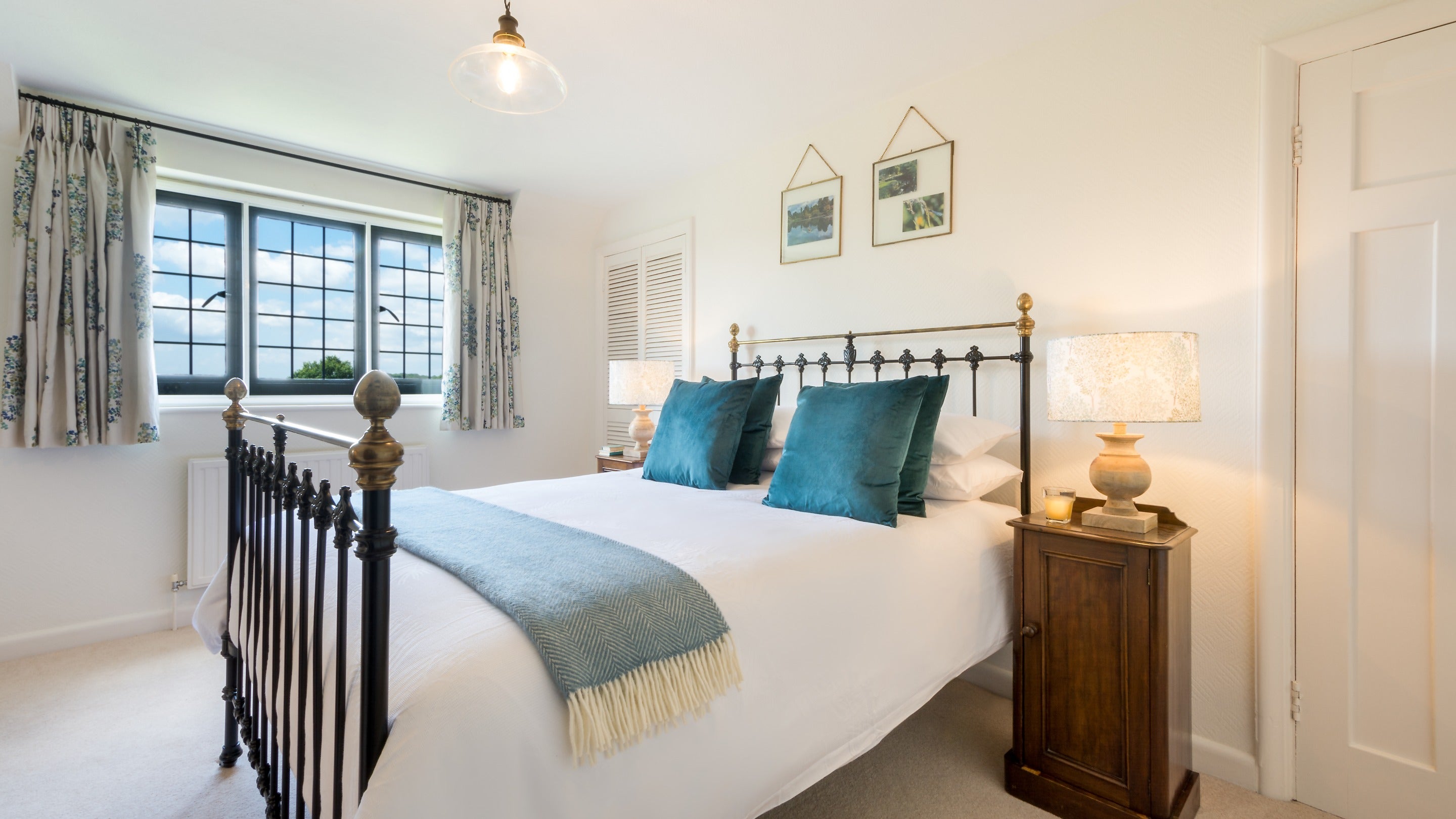 The double bedroom at Welbeck Cottage, Sussex