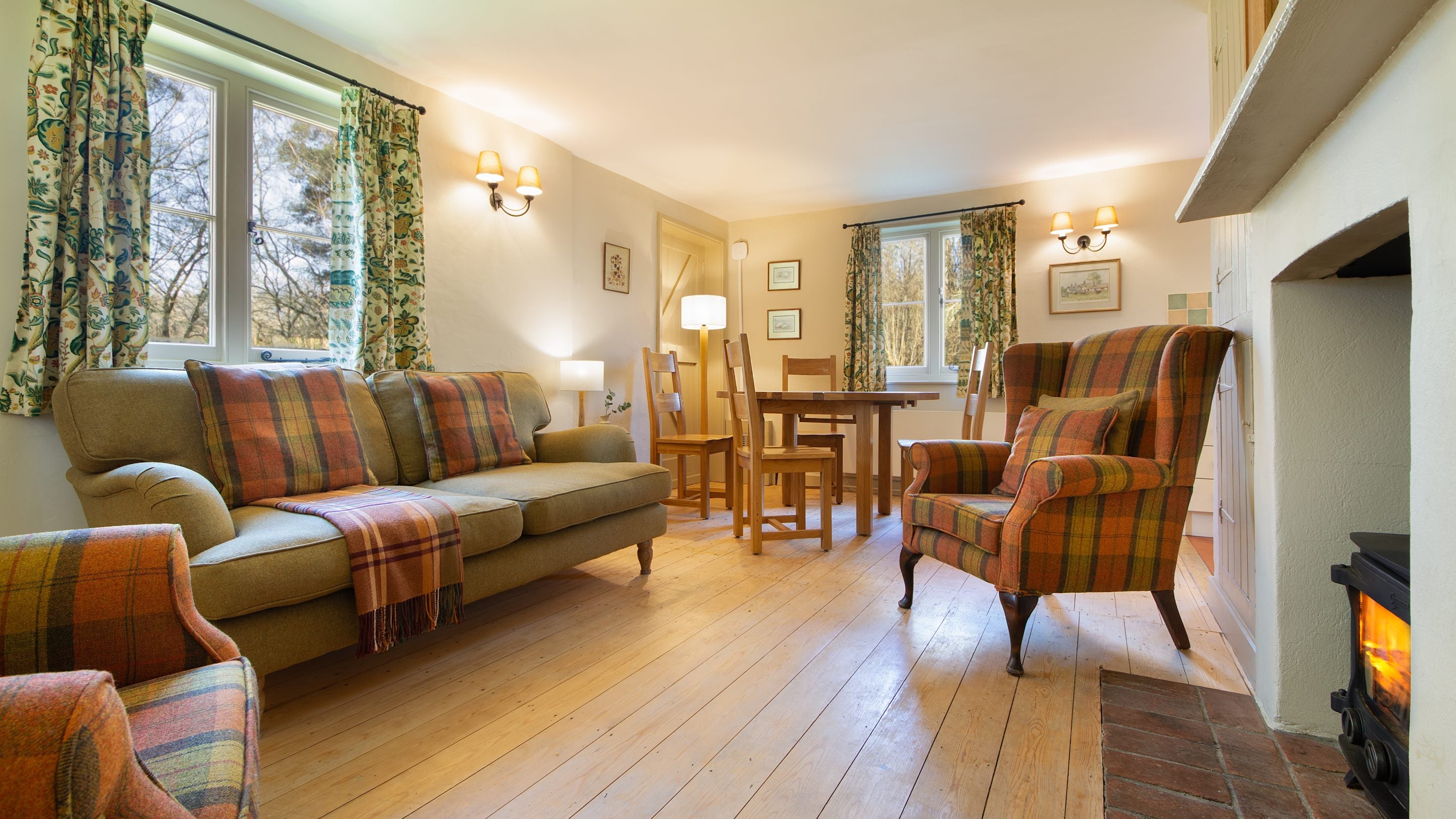 The sitting and dining areas at Woodlands Cottage, Sussex