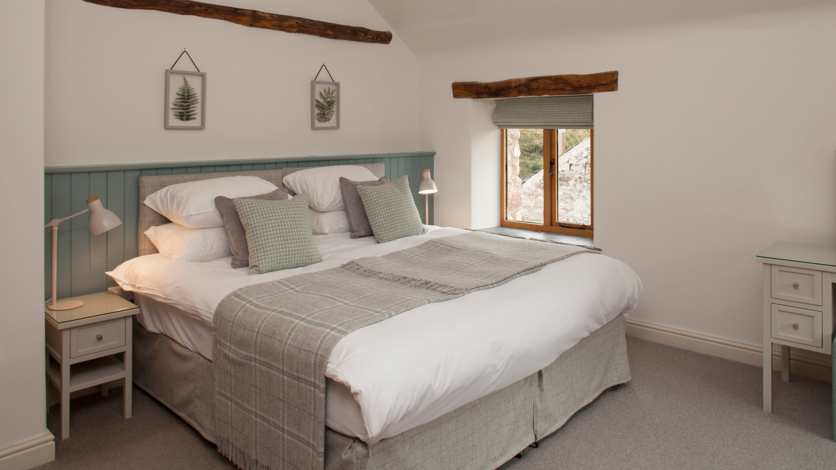 The super king-size bedroom at Eelbeck Cottage, which can be a twin on request, Cumbria