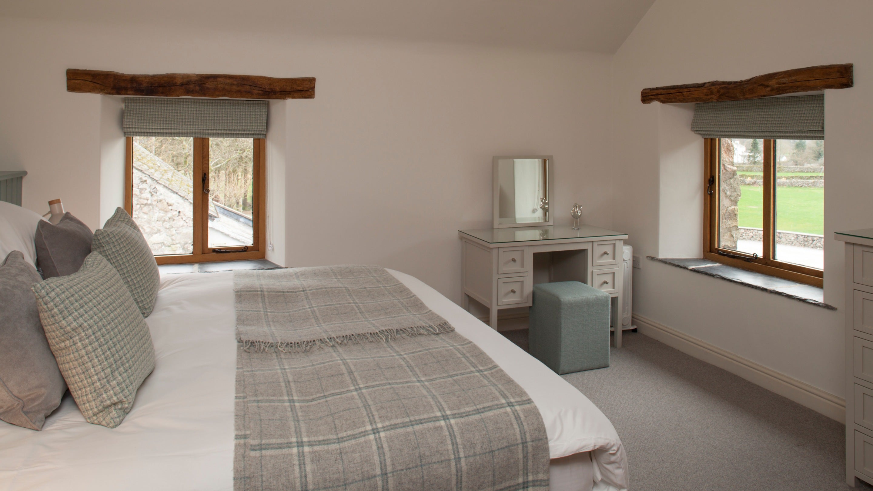 The super king-size bedroom at Eelbeck Cottage, which can be a twin on request, Cumbria