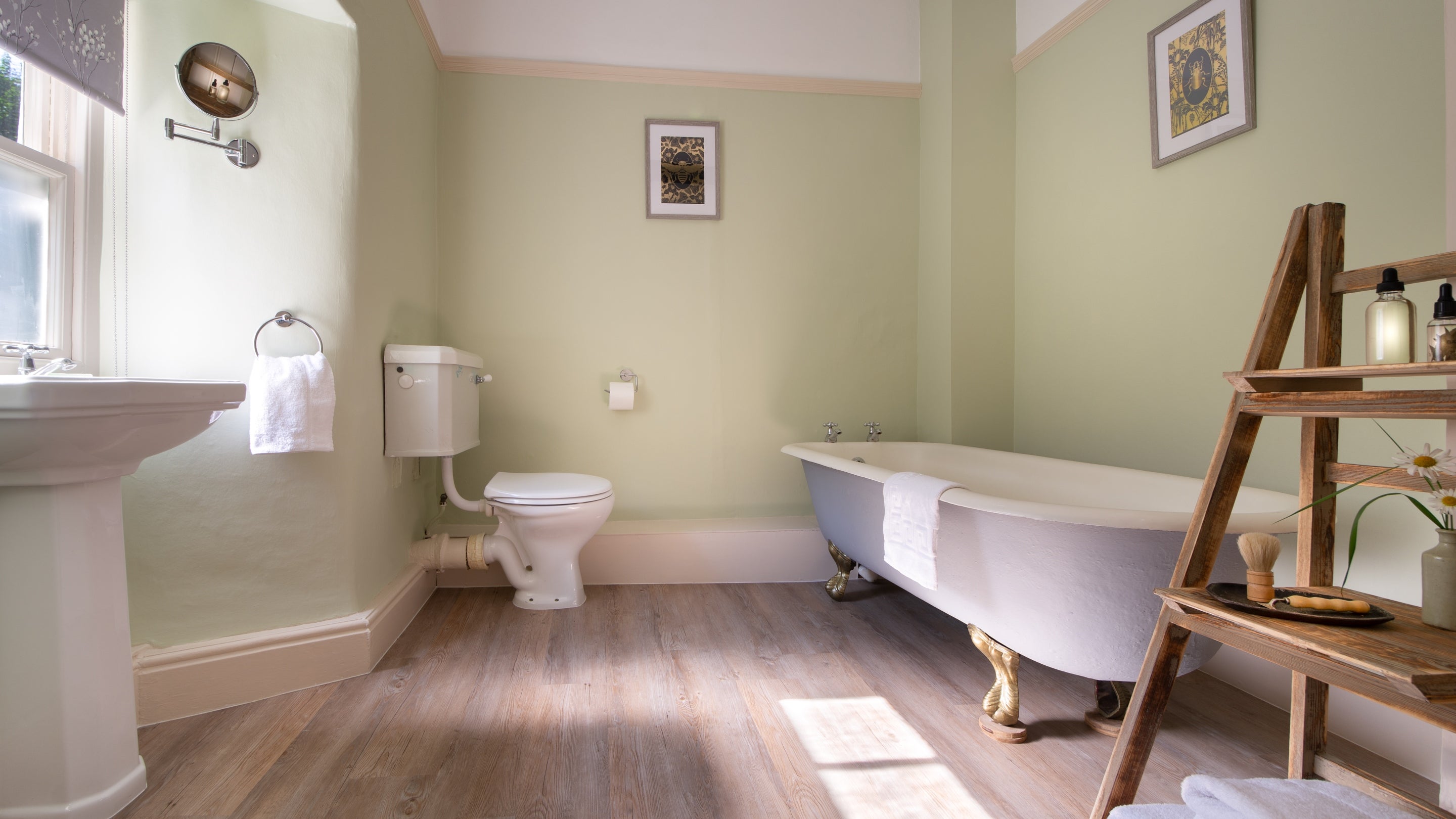The bathroom at Holeslack Cottage, Cumbria