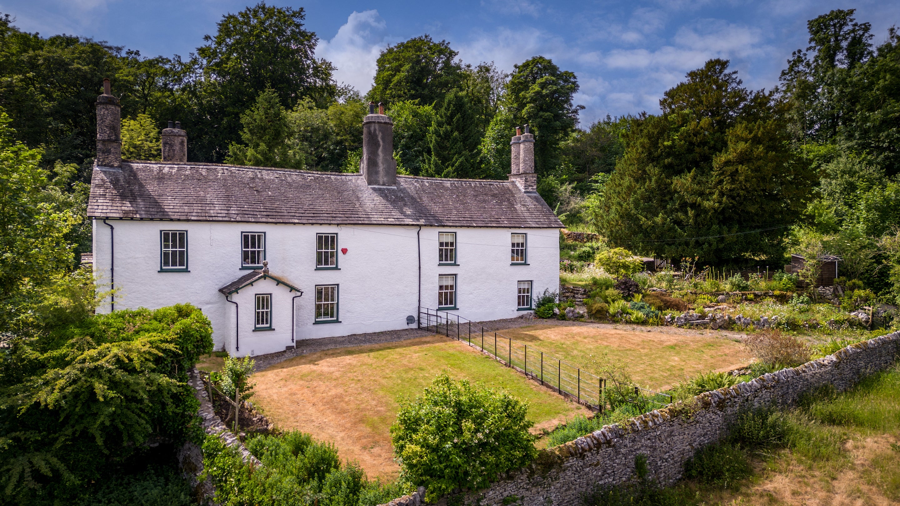 The exterior of Holeslack Farmhouse and Cottage, Cumbria