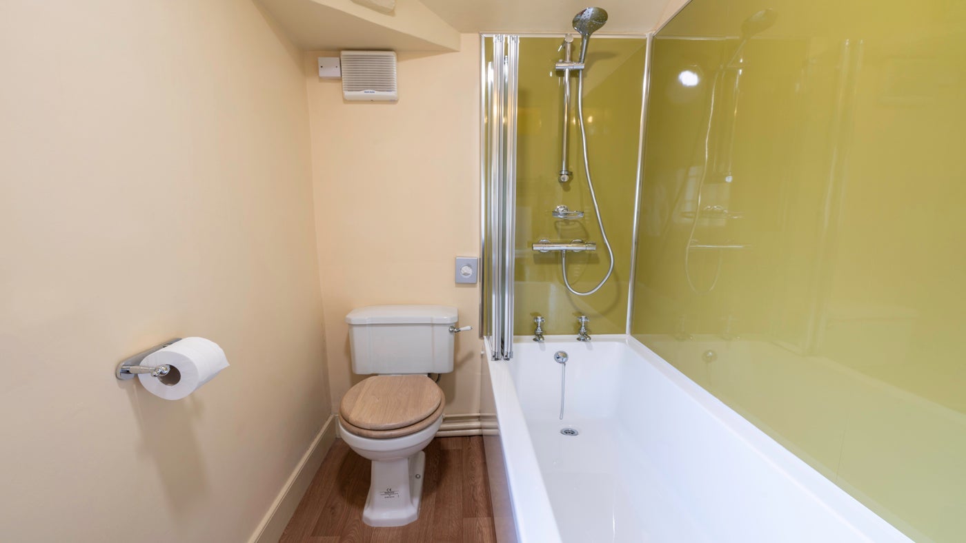 The bathroom at Heath End Lodge, Ashby de la Zouch, Leicestershire