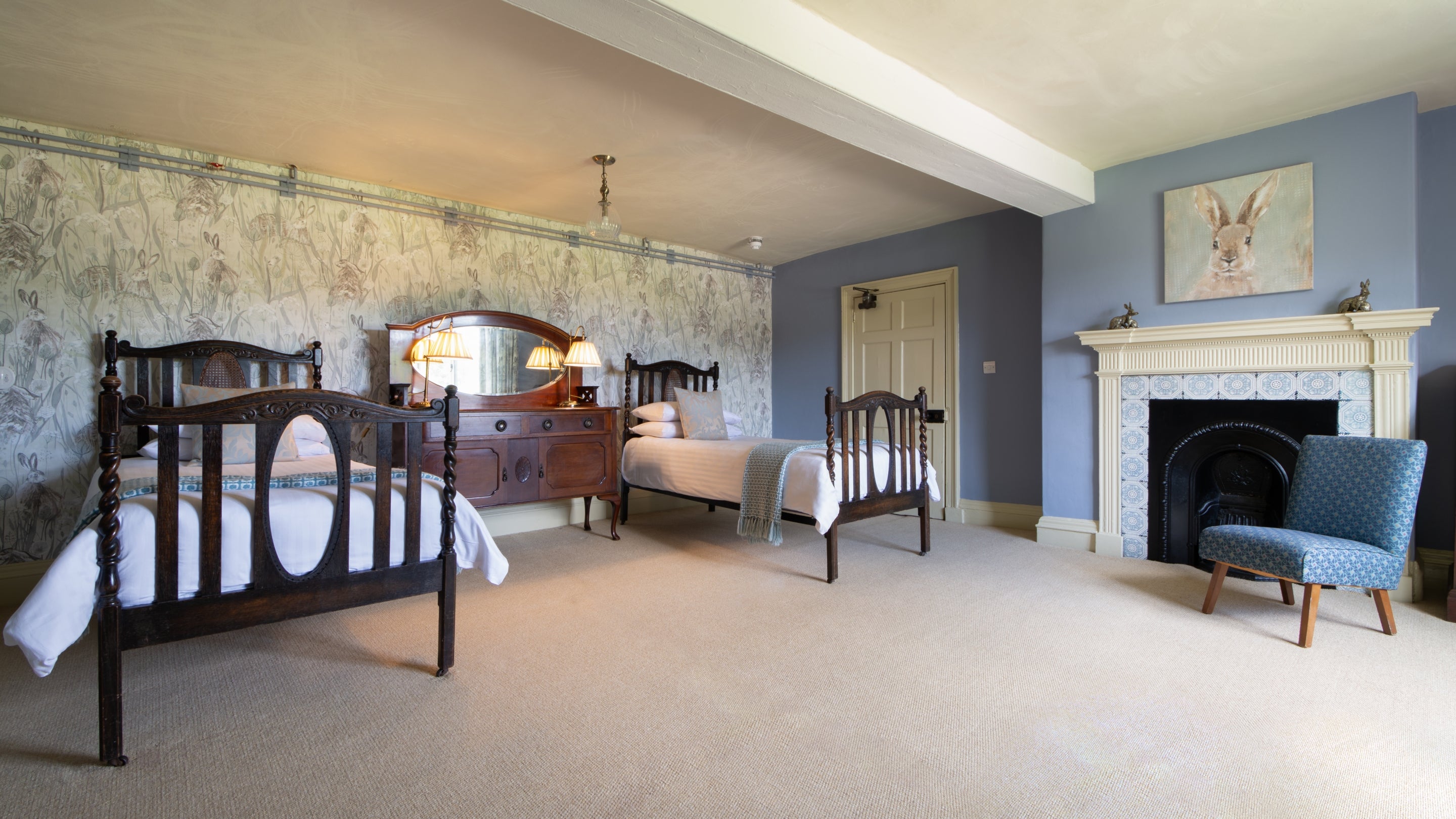 The first-floor twin bedroom at Southwood House Farm, Leicestershire