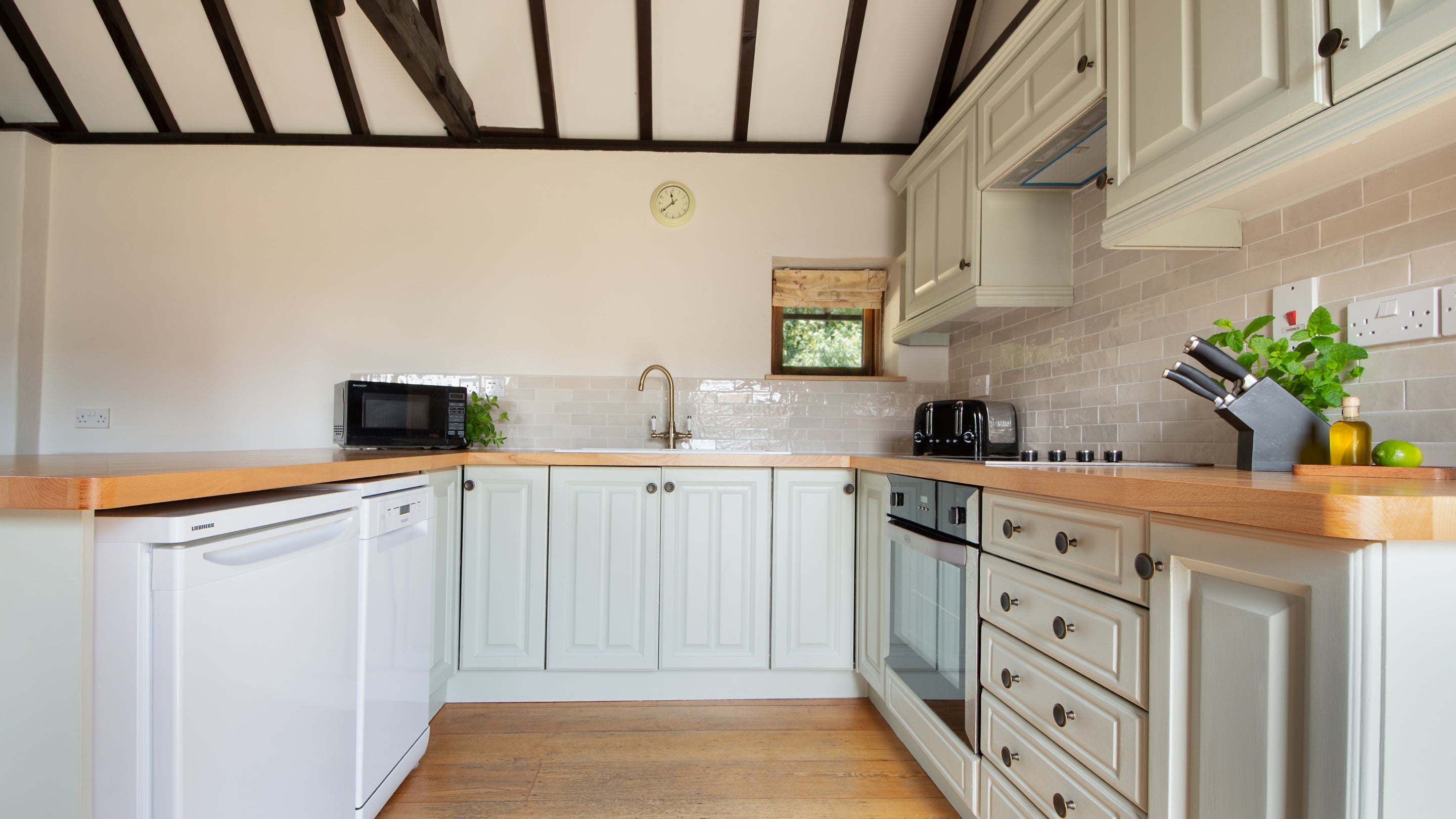 The kitchen at 1 Horsey Barns, Norfolk