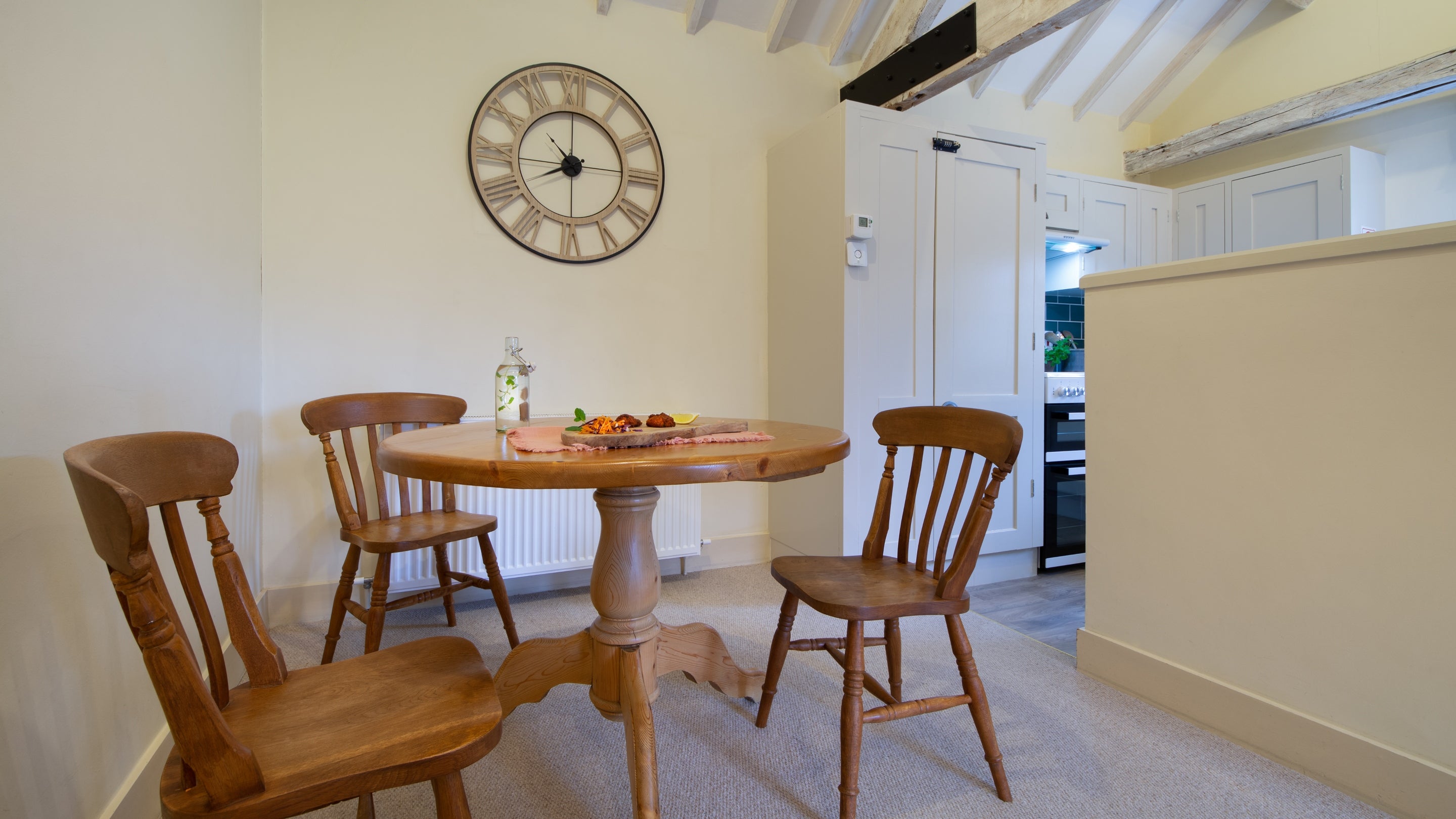 The open plan kitchen, dining and sitting room at 2 Cart Lodge Barn, Norfolk