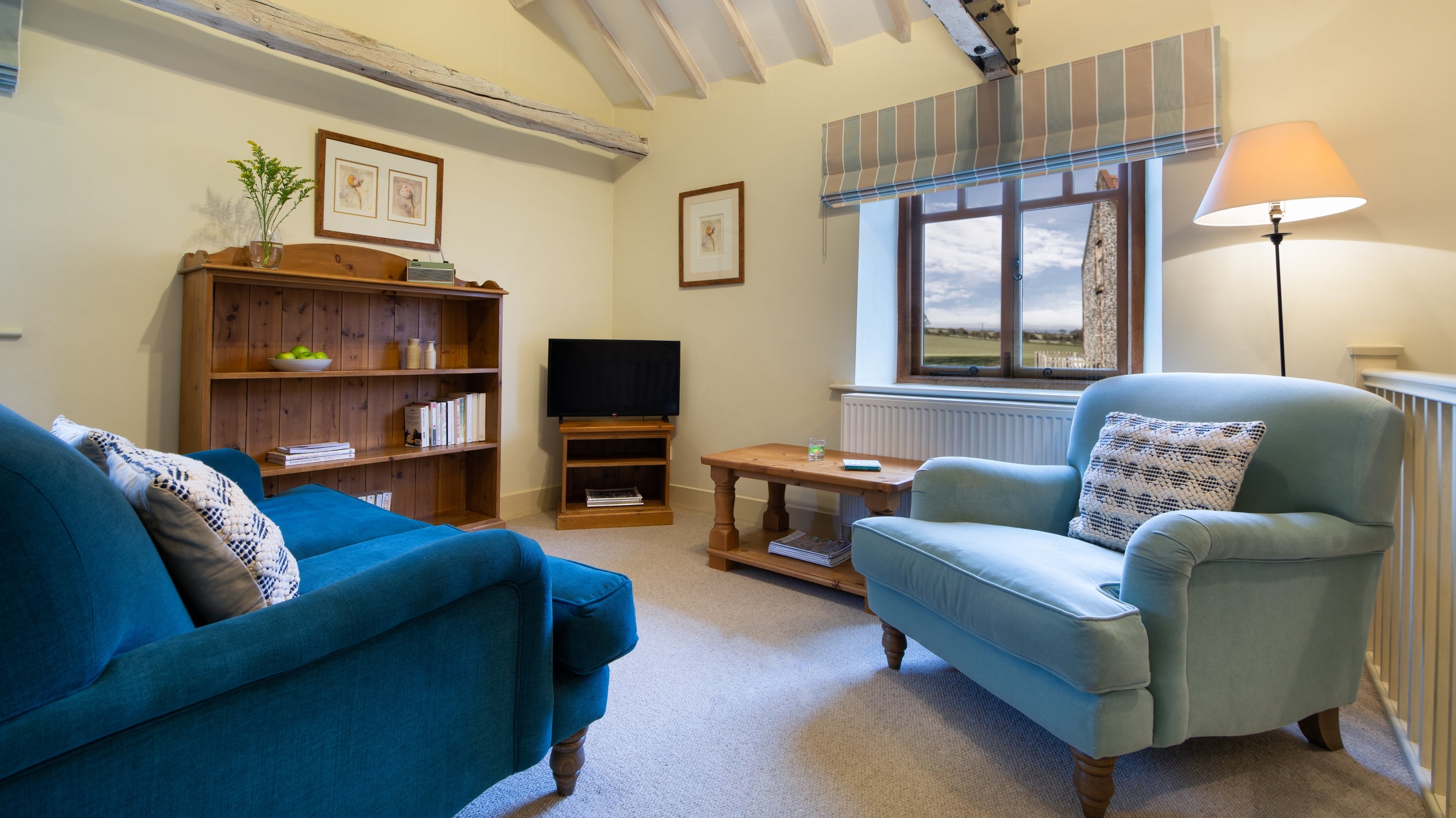 The open plan kitchen, dining and sitting room at 2 Cart Lodge Barn, Norfolk