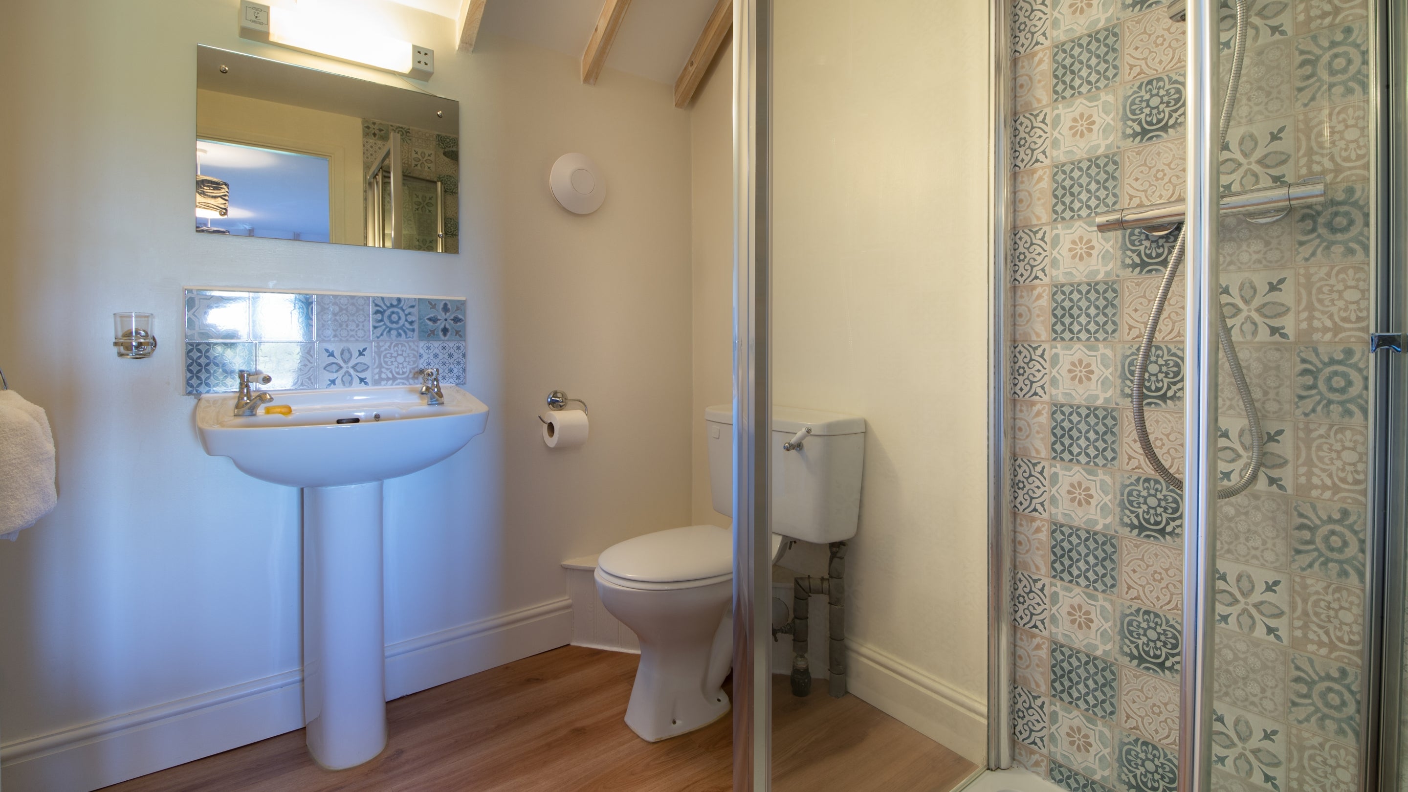 The shower room at 4 Cart Lodge Barn, Norfolk