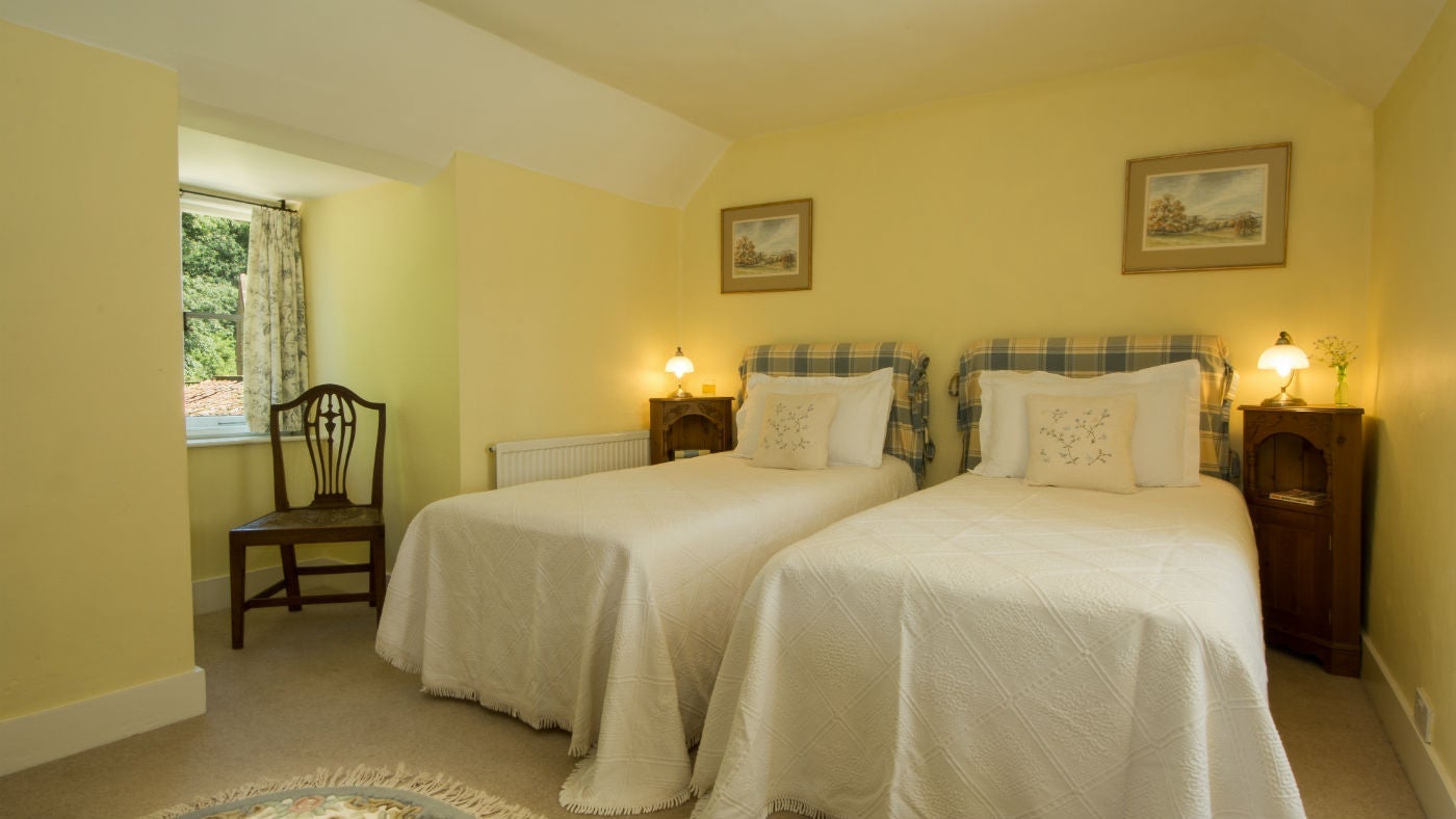 The twin bedroom at The Dairy House, Blickling, Aylsham, Norfolk