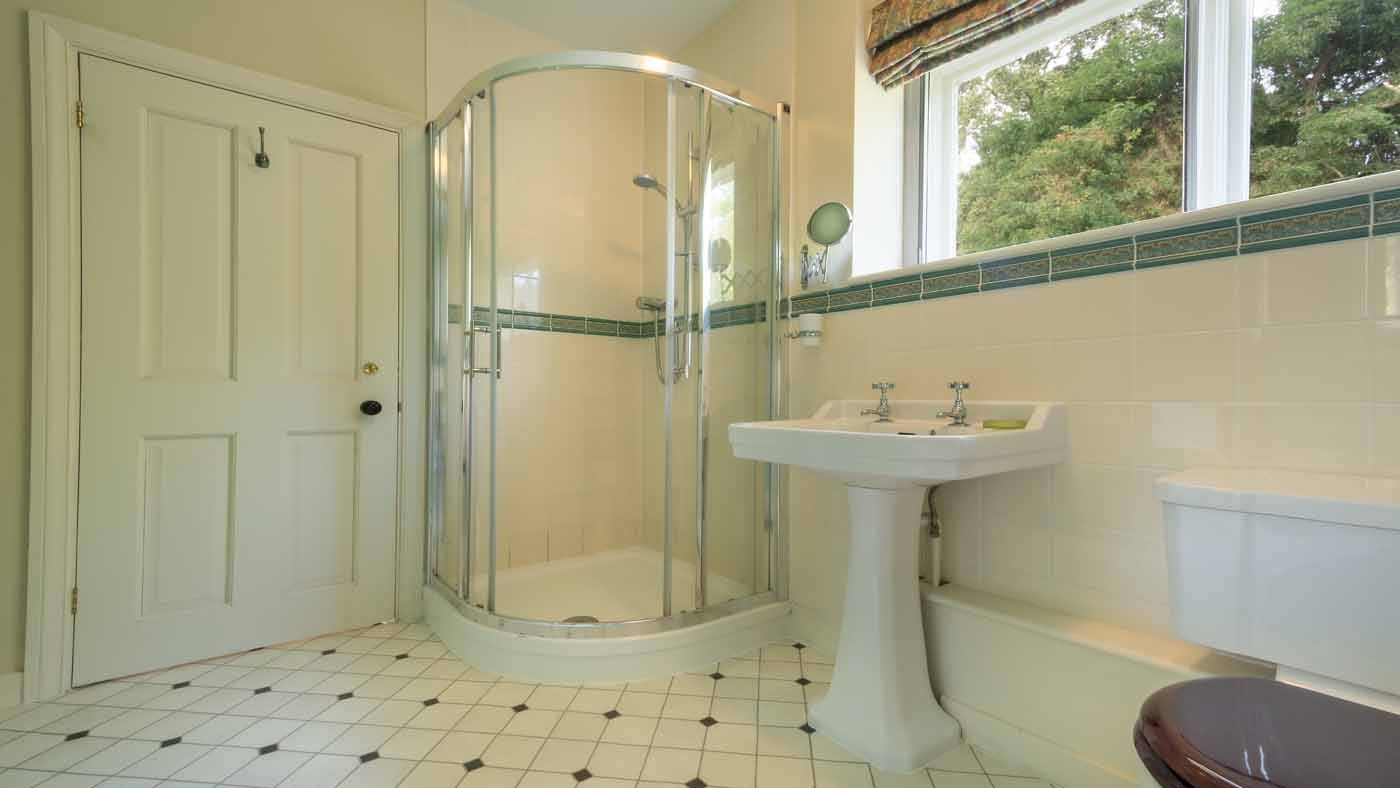 A bright shower room at The Squire's Retreat, Cromer, Norfolk