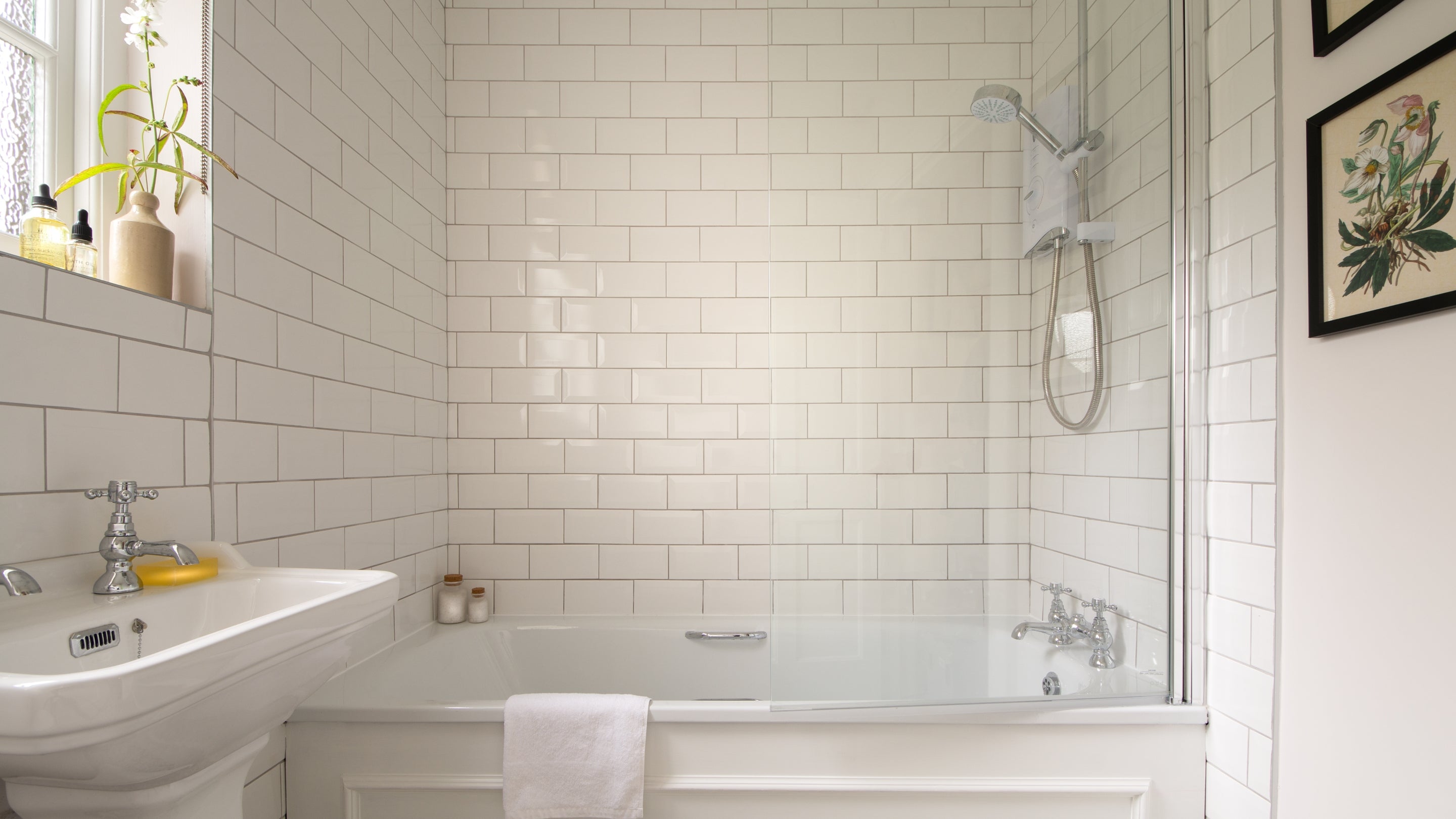 The bathroom at Bishop's Gate Lodge, County Londonderry