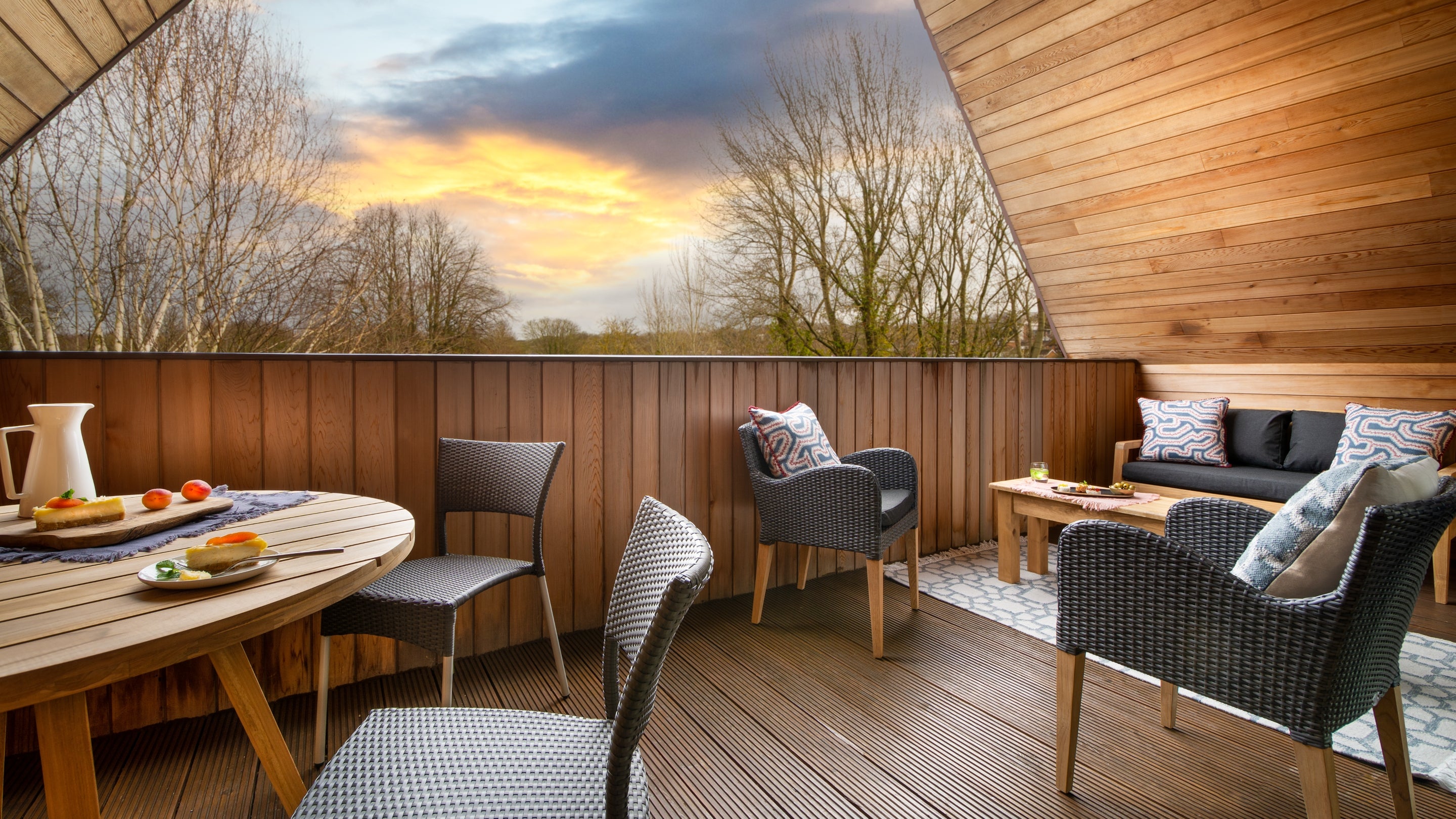 The balcony seating area at Garden Gate Apartment, Durham