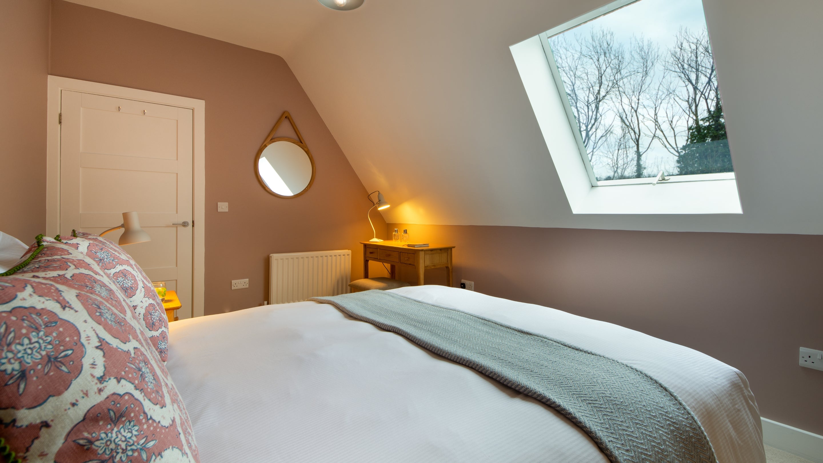 The double bedroom at Garden Gate Apartment, Durham