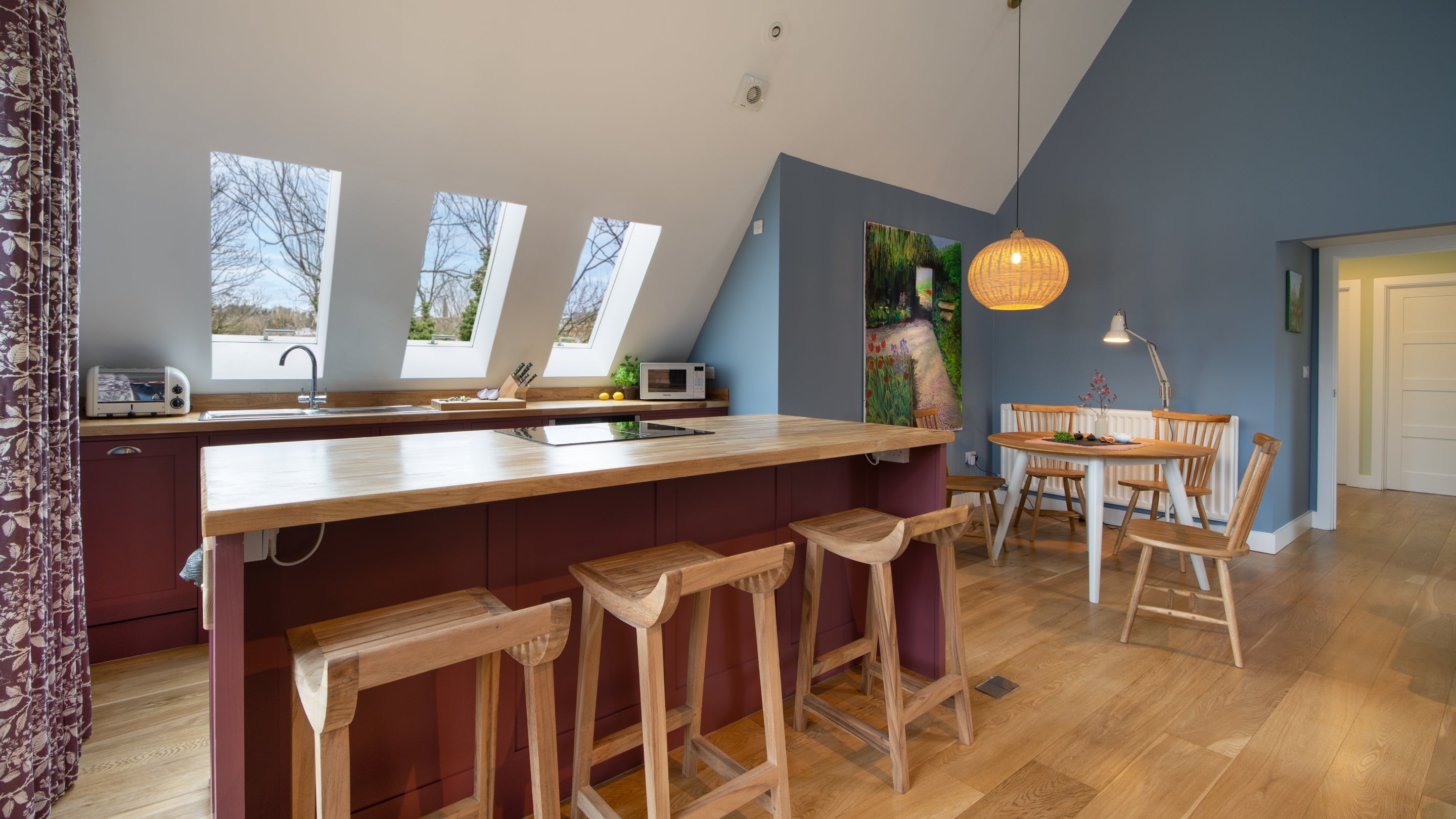 The kitchen and dining area at Garden Gate Apartment, Durham
