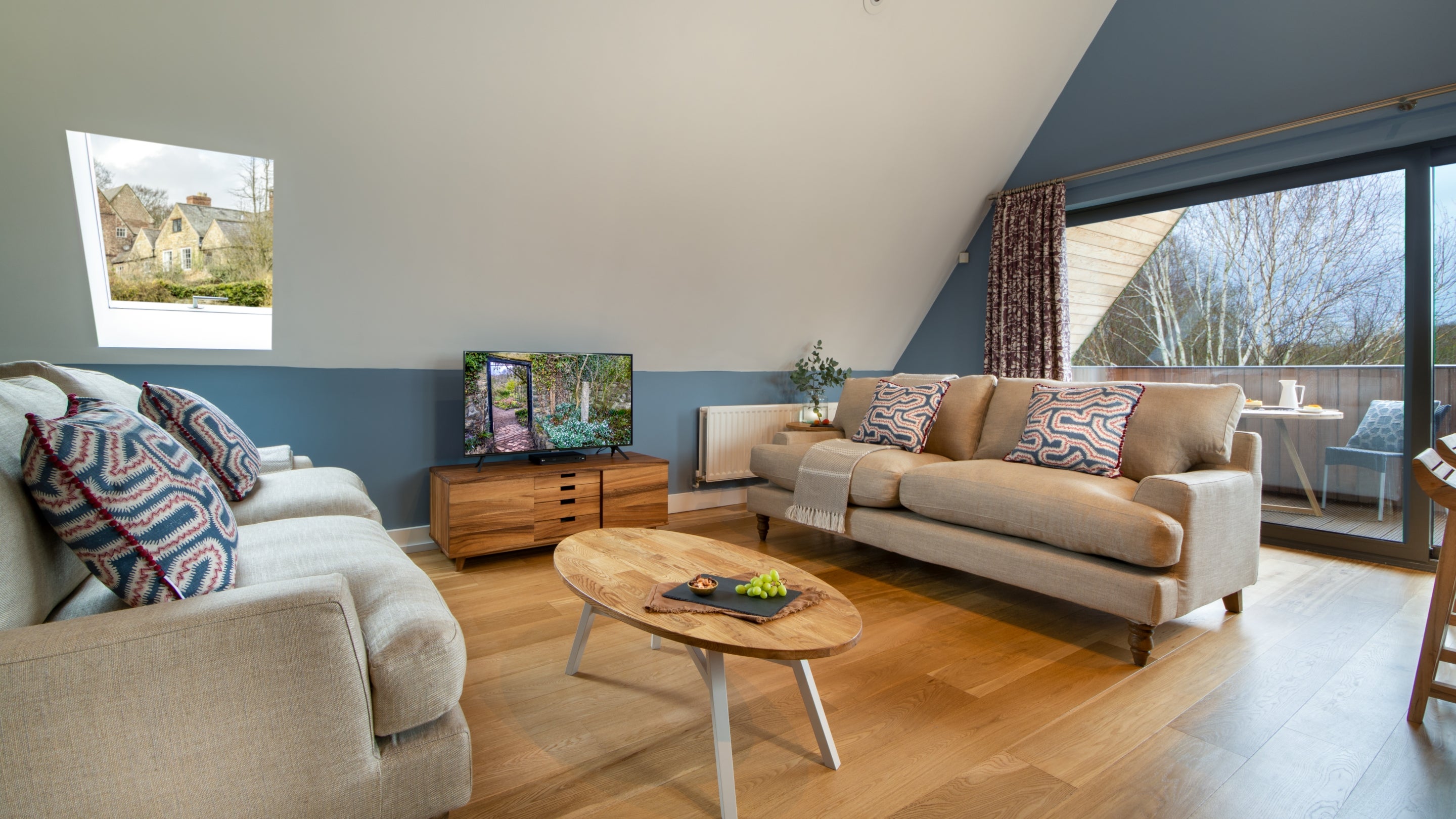 The sitting room area at Garden Gate Apartment, Durham