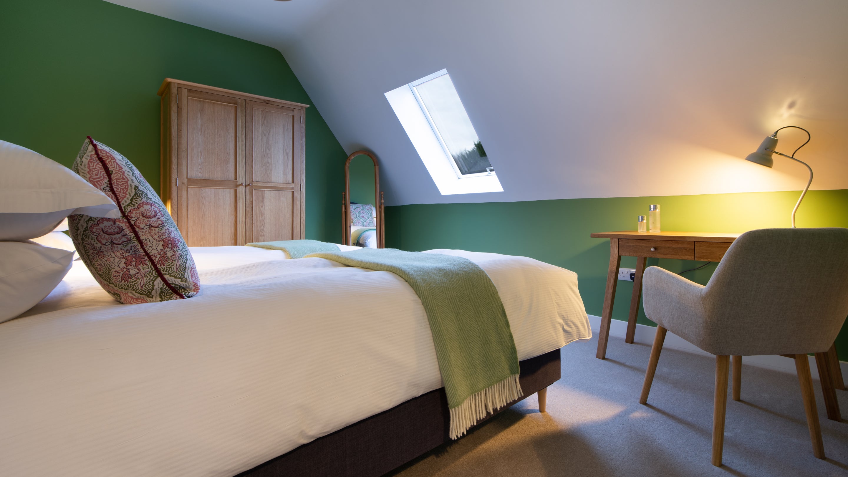 The twin bedroom at Garden Gate Apartment, Durham