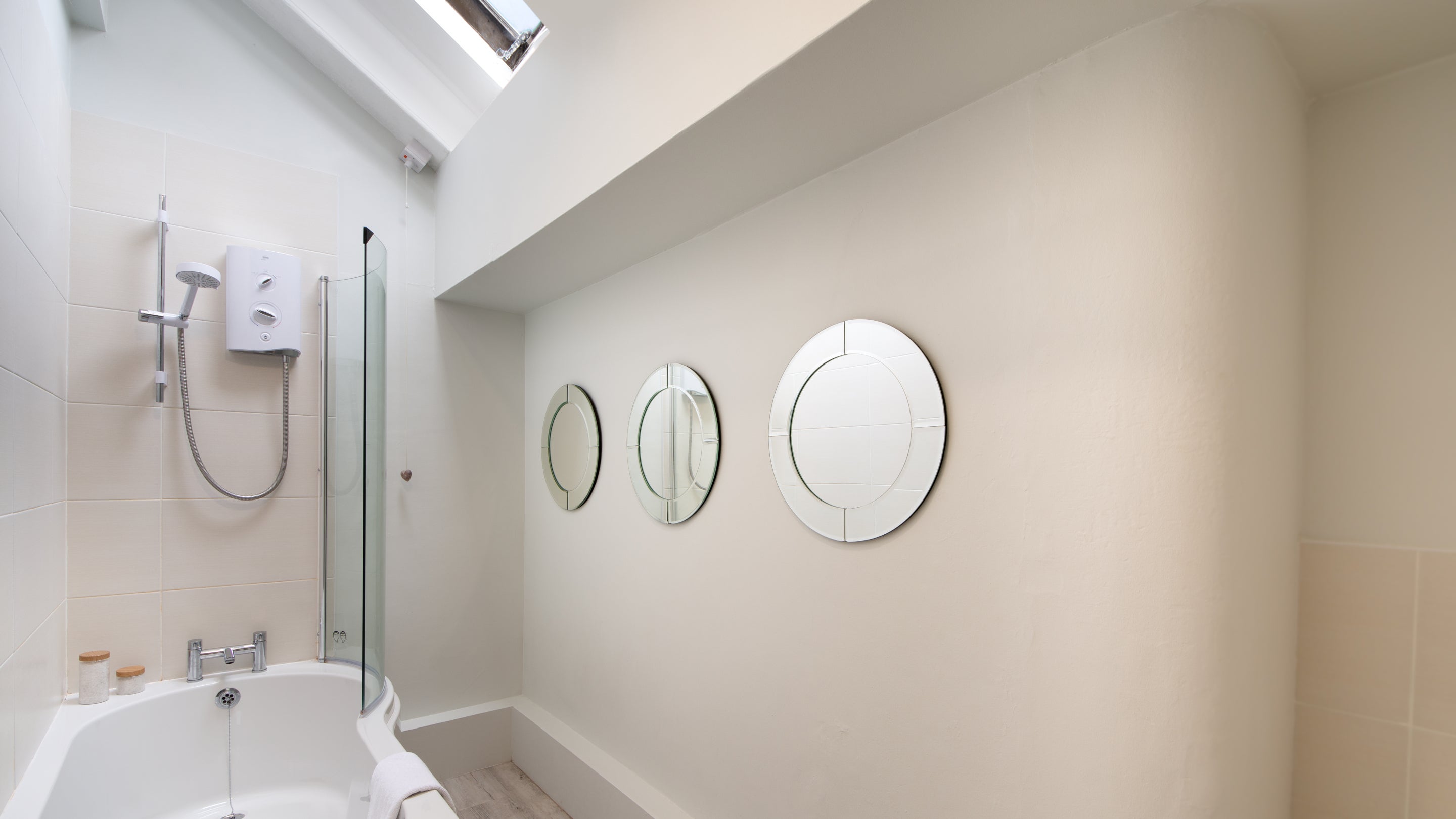 The bathroom at Lighthouse Keeper's Cottage 2, Tyne and Wear