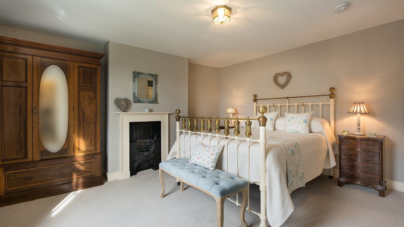 The king size bedroom at 2 Castle Cottage, Lincolnshire