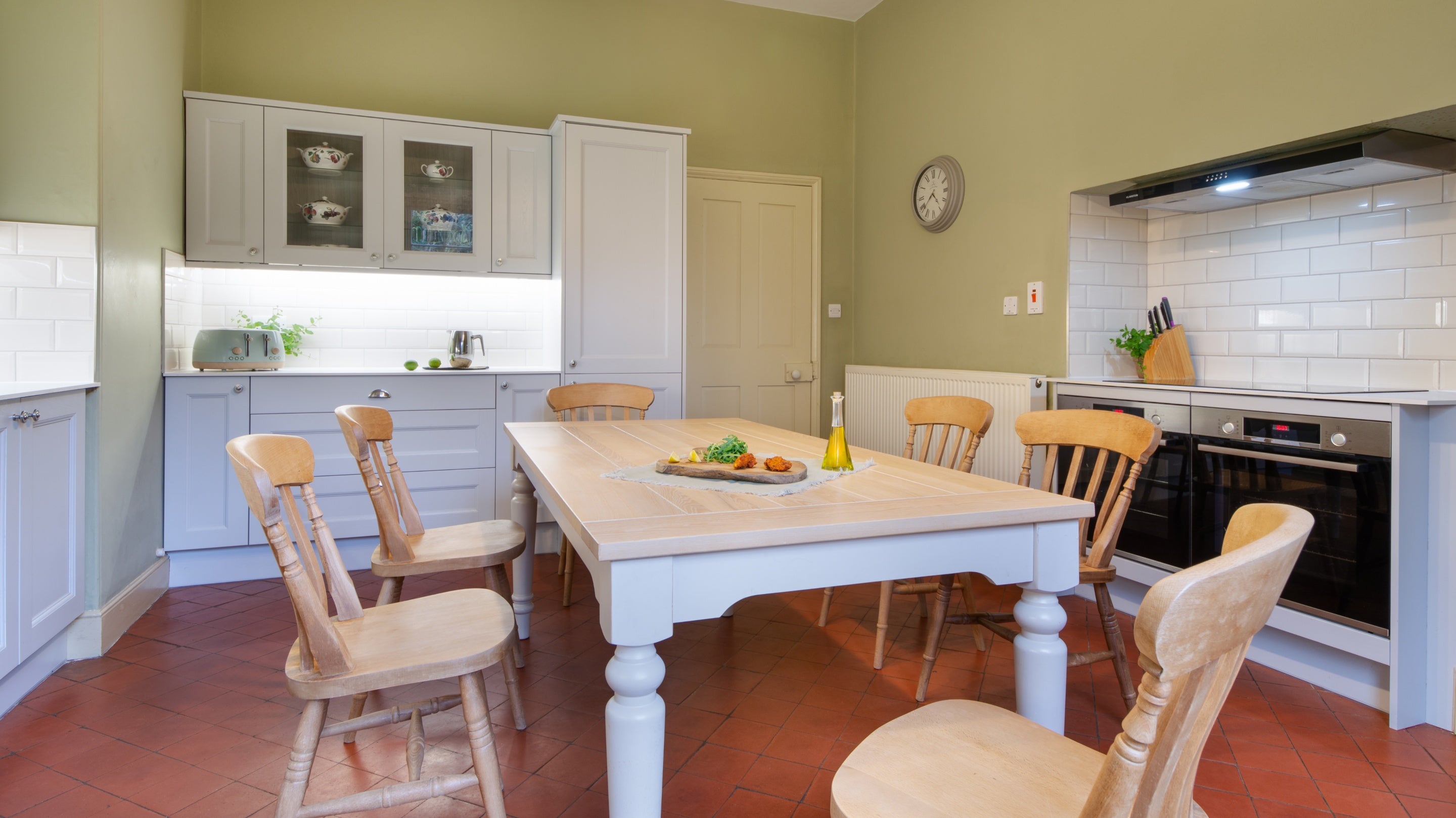 The kitchen with table for six at Gunby Old Rectory, Lincolnshire