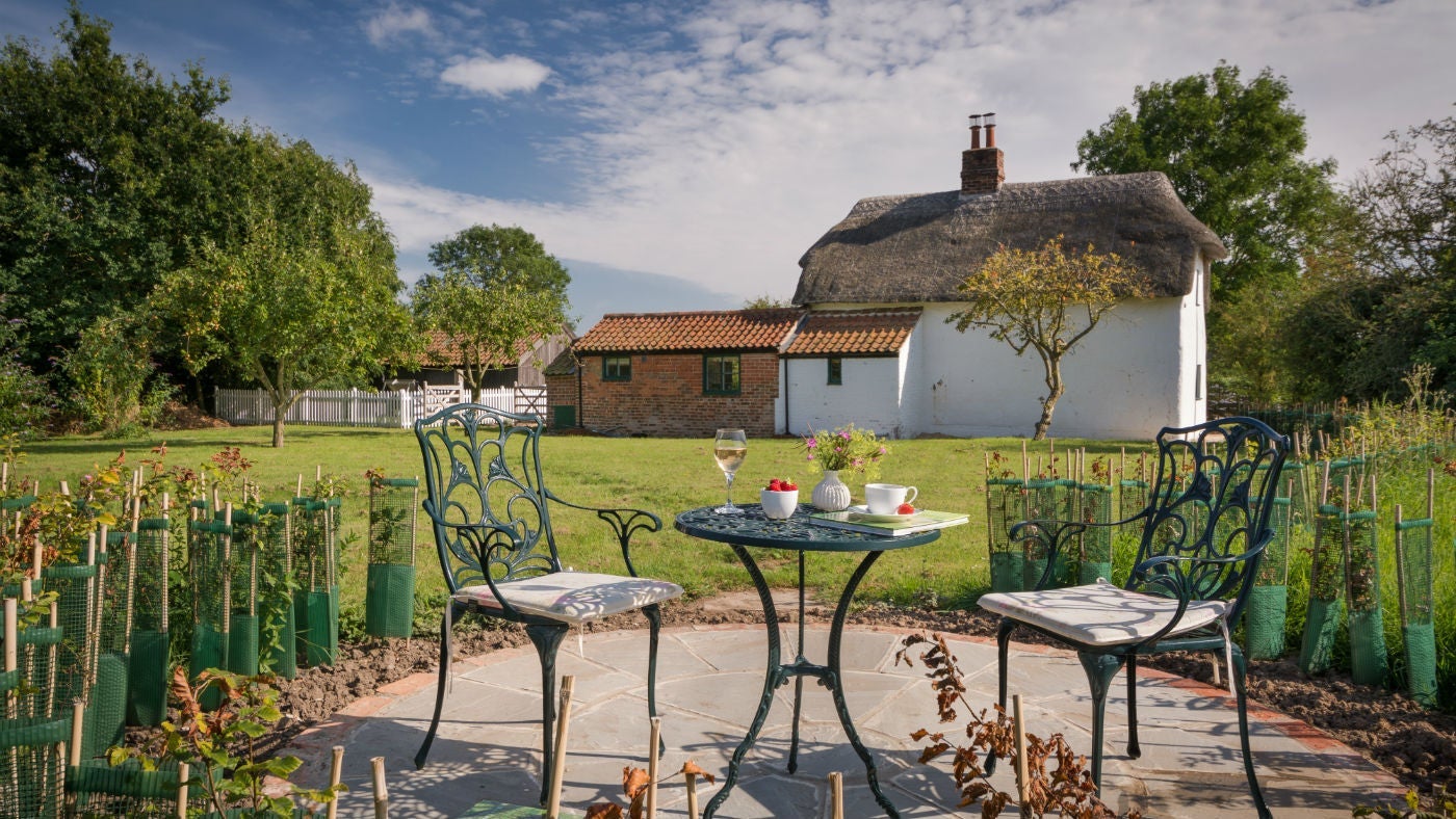 The pretty garden at Whitegates Cottage, nr Skegness, Lincolnshire 