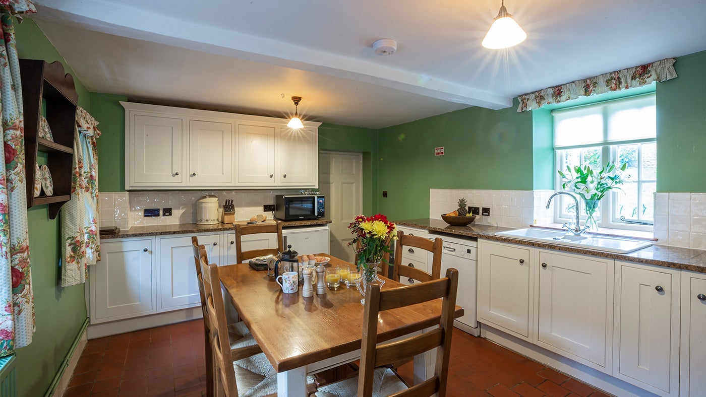 Interior kitchen and dining area of Home Farm Drive, Banbury, Warwickshire