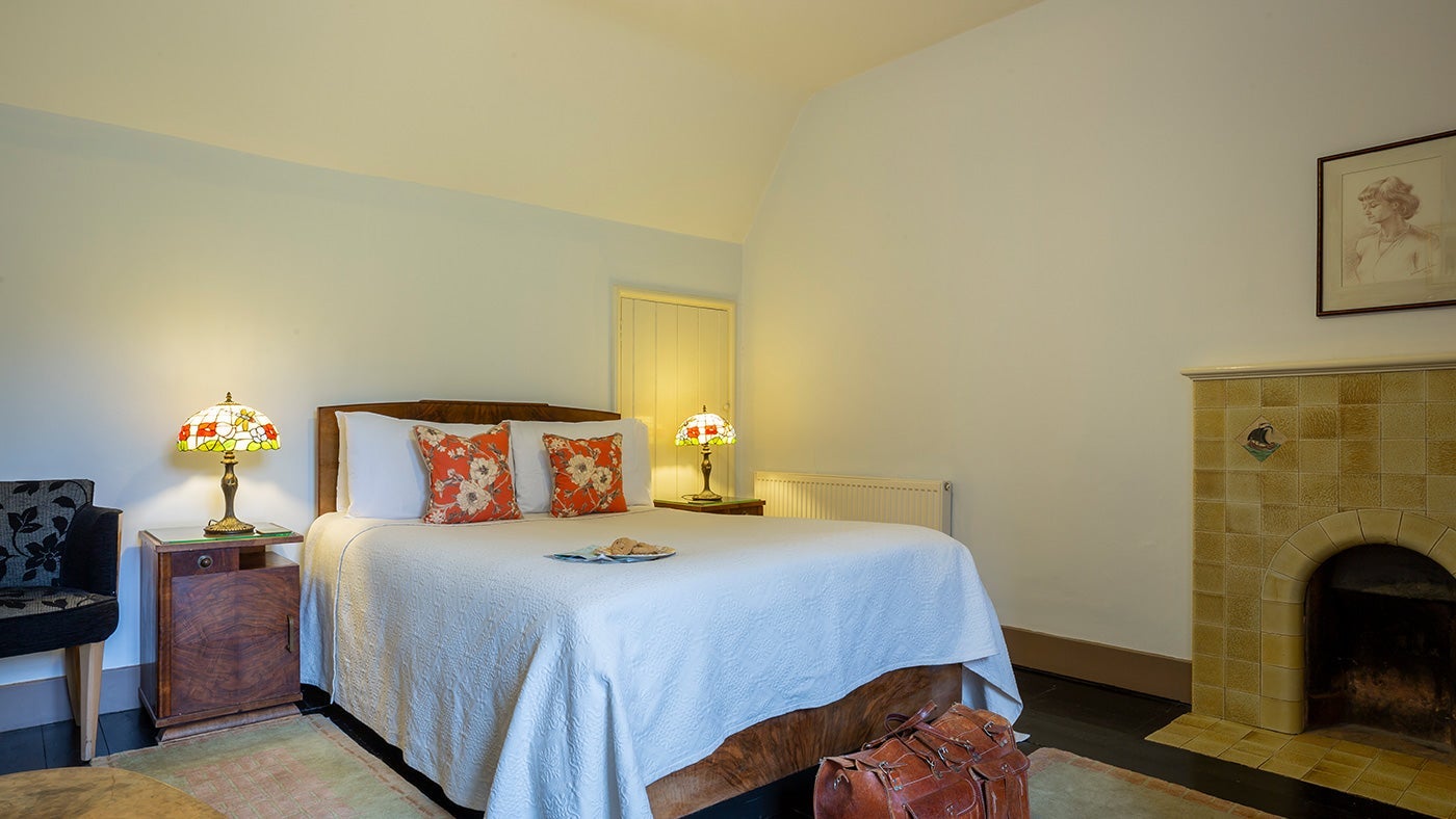 Interior double bedroom of 1 Home Farm Drive, Banbury, Warwickshire